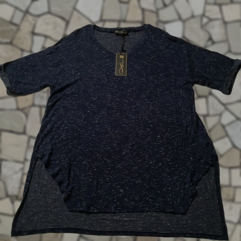 Vintage NWT DIANE GILMAN NAVY V-NECK BURNOUT TOP SZ M Navy V-Neck T-Shirt Womens Medium Size M / US 6-8 / IT 42-44 - 1 Thumbnail