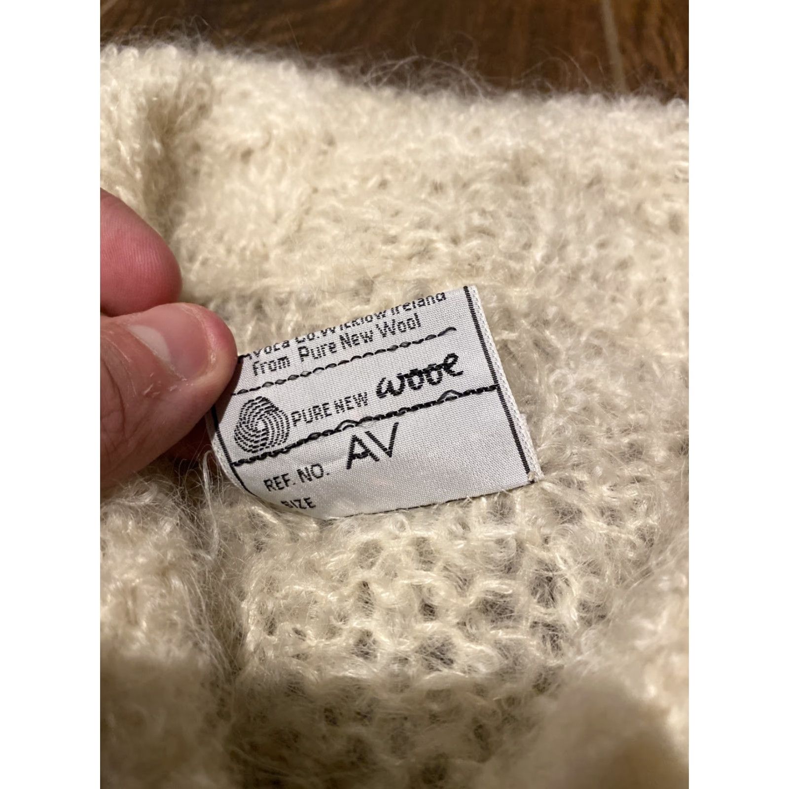 Vintage VINTAGE Avoca Handweavers Ivory Fuzzy Wool Cardigan Sweater Ireland Irish S-M Shirt Womens Size S / US 4 / IT 40 - 6 Thumbnail