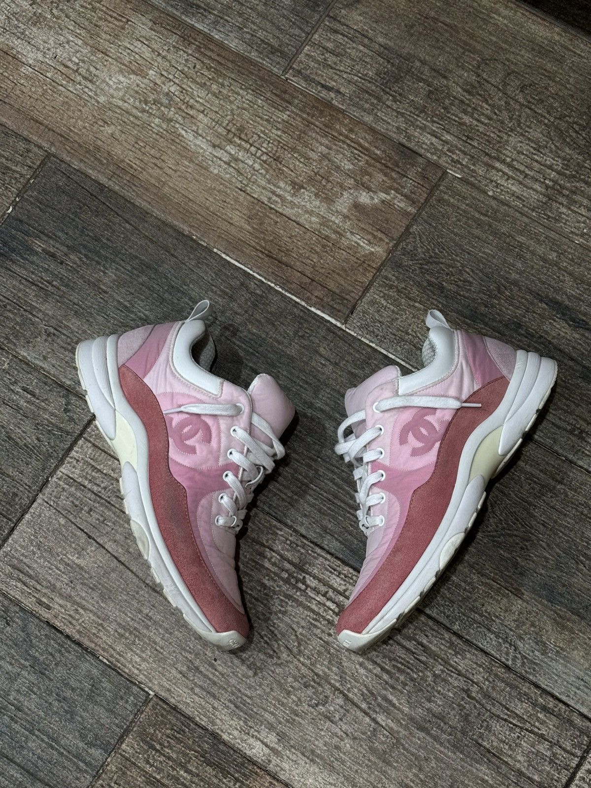 Chanel Pink and White CC Runners Size US 9 / EU 42 - 2 Thumbnail