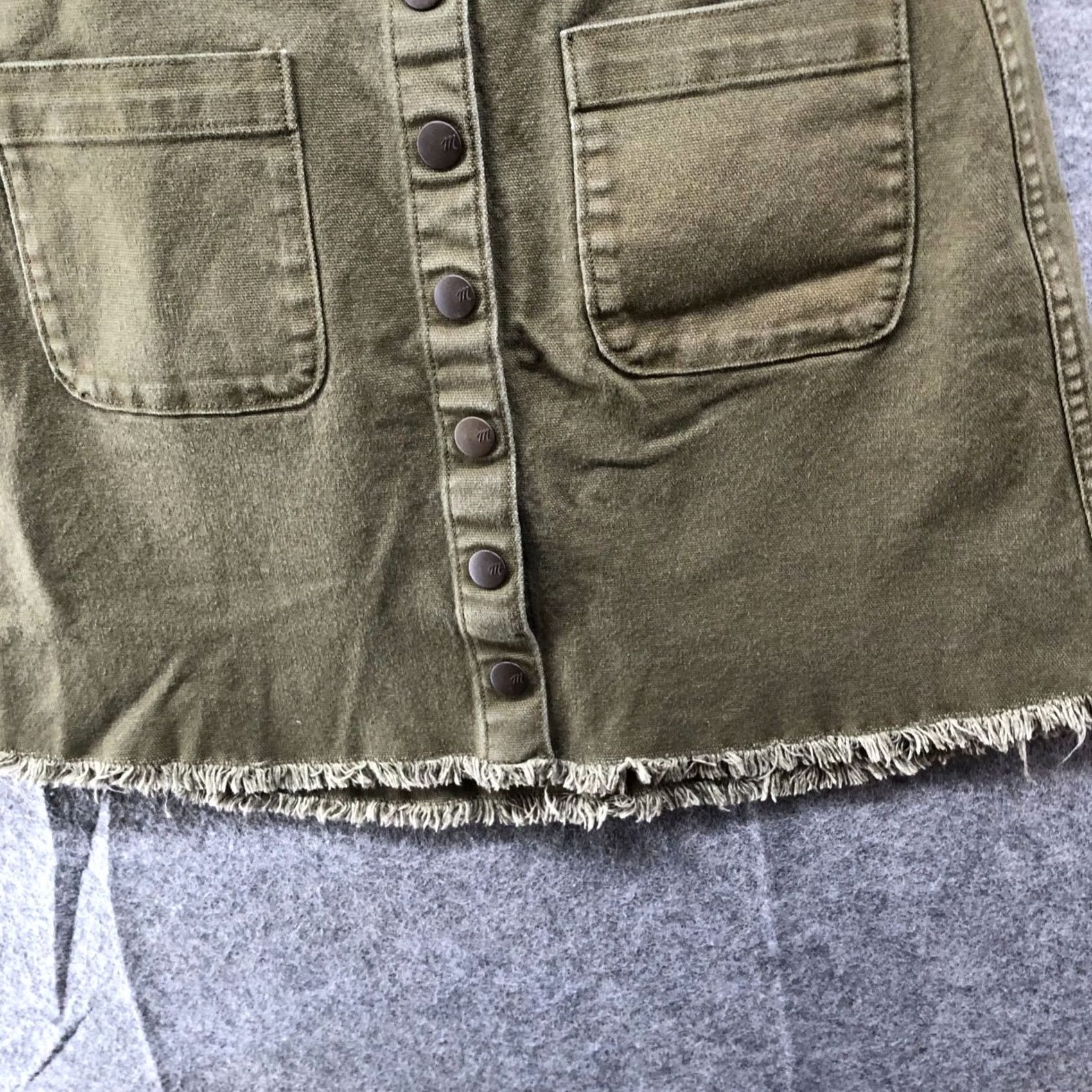 Madewell Madewell A-Line Mini Skirt Womens 00 Kale Army Green Button Front Raw Hem Size 24" / US 00 / IT 34 - 4 Thumbnail