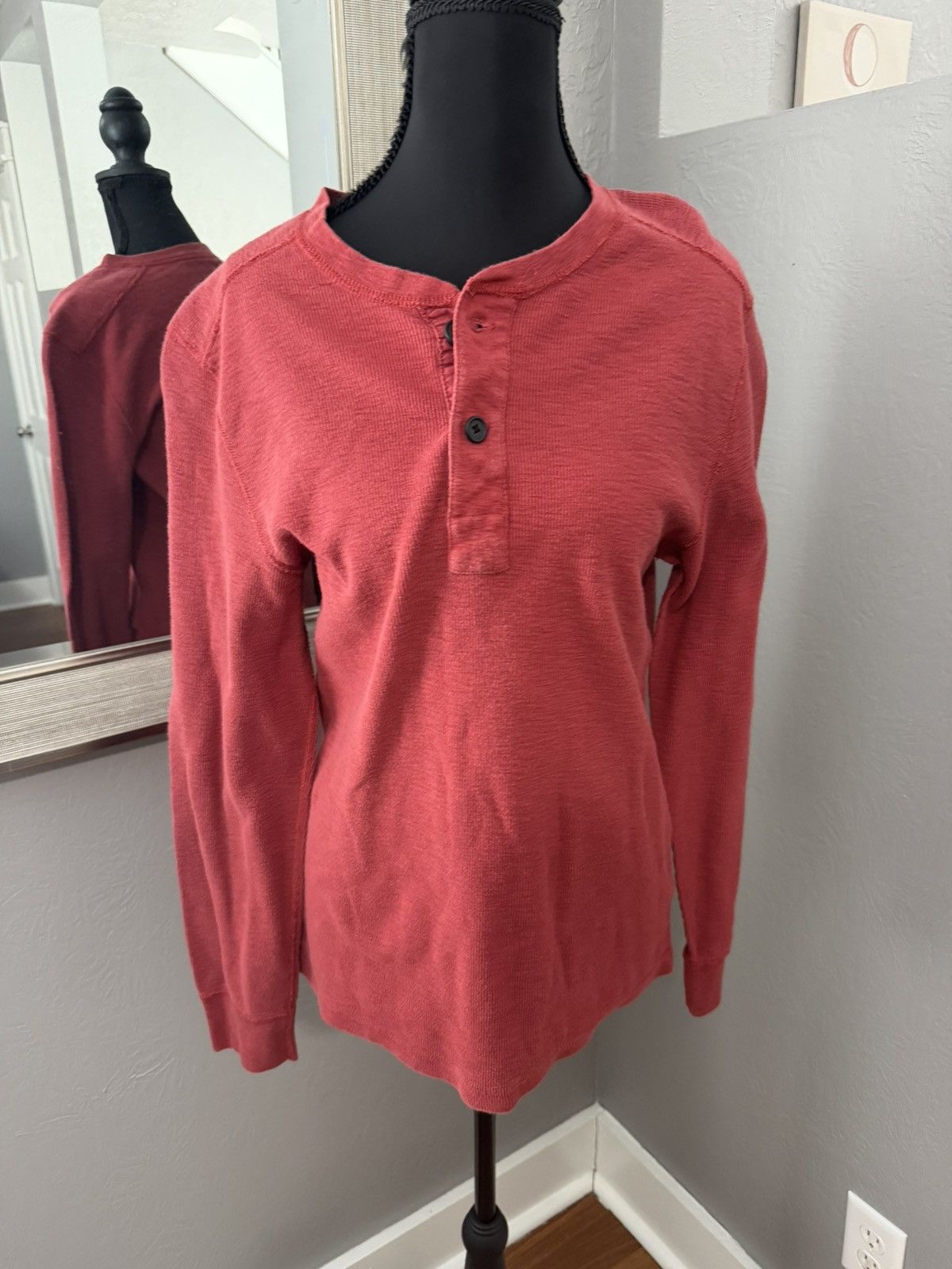 J.Crew J. Crew Red Henley Long Sleeve Slim Shirt Size medium. Size US M / EU 48-50 / 2 - 1 Thumbnail