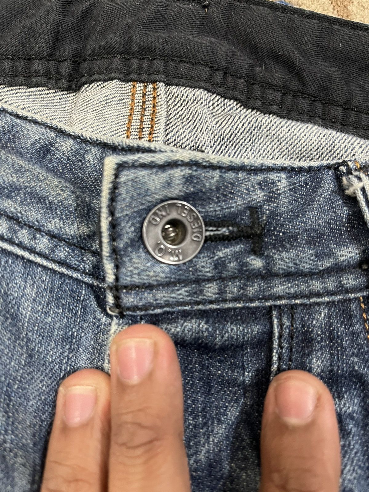 Diesel × Diesel Black Gold Vintage Diesel Embroidded Distressed Denim Size US 31 - 12 Thumbnail