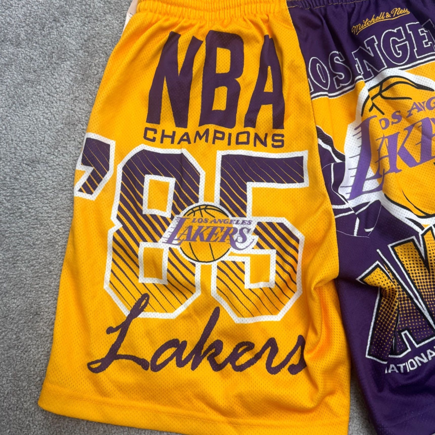 Mitchell & Ness Mitchell & Ness LA Lakers '85 Champions Split Basketball Shorts Mens M NWT Size US 31 - 4 Thumbnail