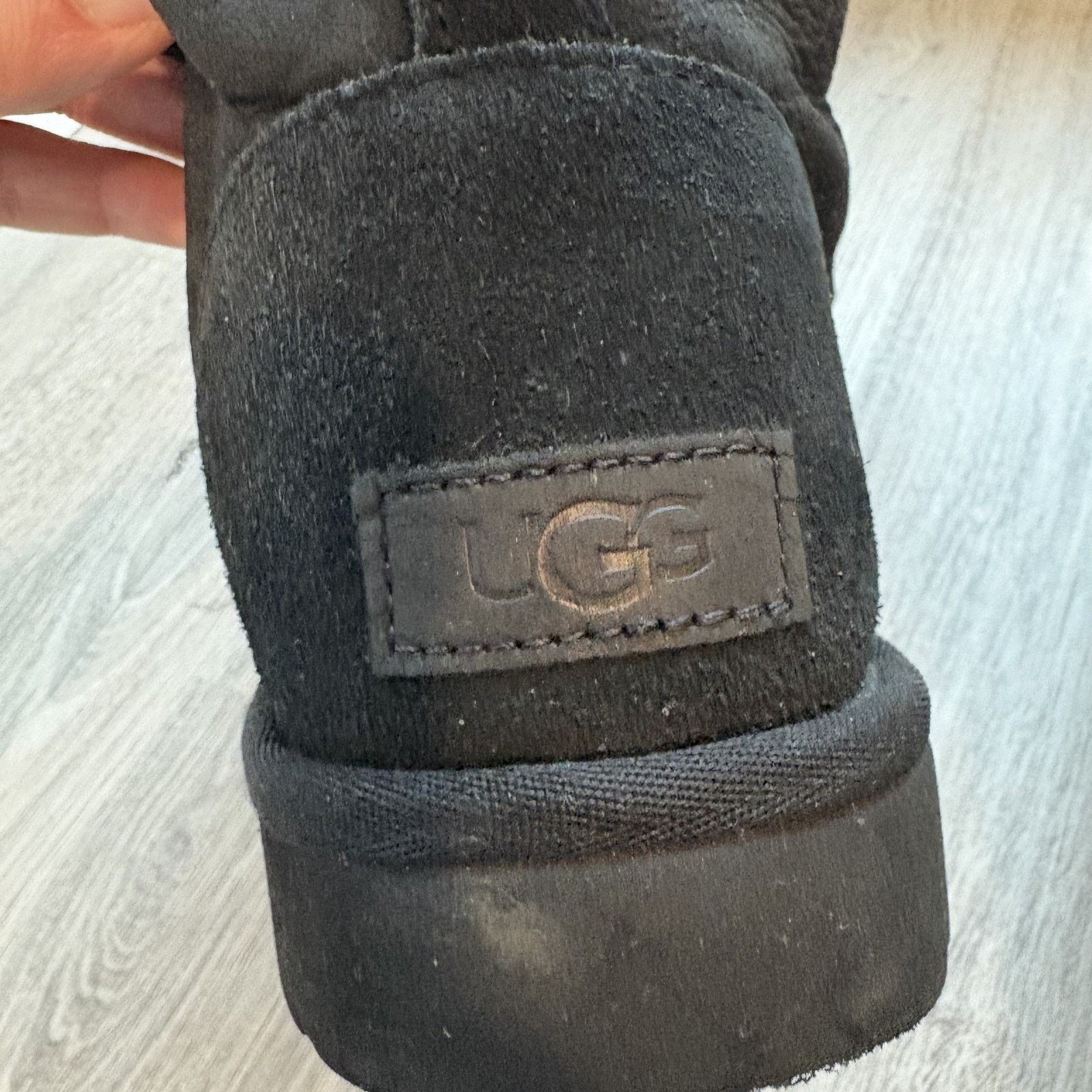 Ugg UGG Women’s Classic Mini II Boot Black Suede Cozy Size 9 Size US 9 / IT 39 - 3 Thumbnail