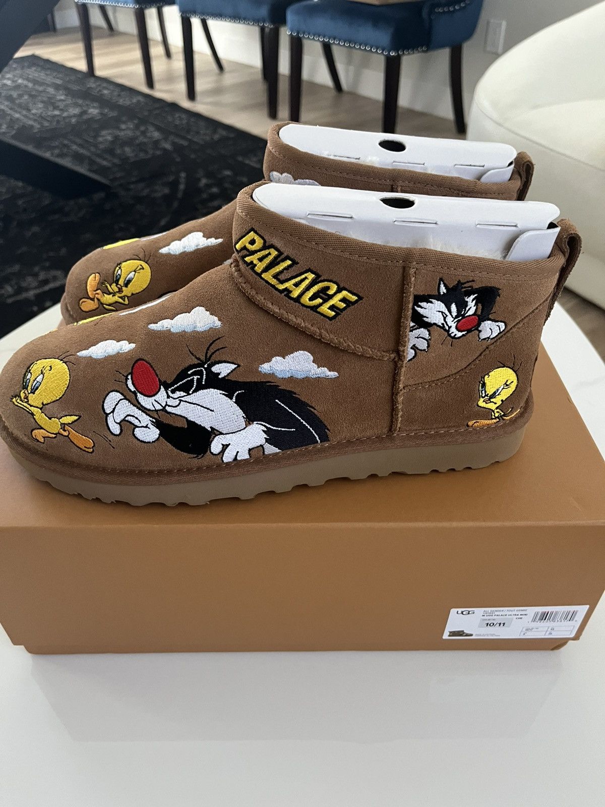 Palace × Ugg Palace x Ugg’s x Looney Tunes Size US 10 / EU 43 - 1 Thumbnail