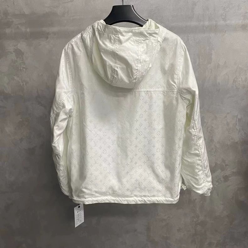 Louis Vuitton louis vuitton White pin full printed logo assault jacket 25 Size US M / EU 48-50 / 2 - 4 Thumbnail