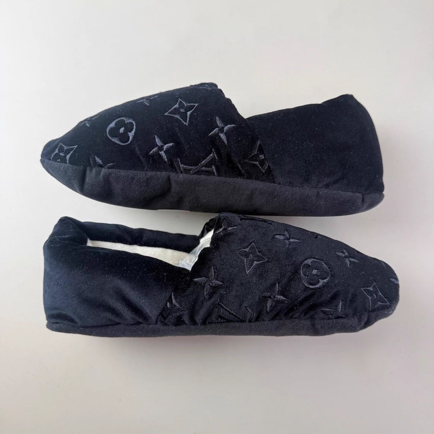 Louis Vuitton LV all black Monogram print sneakers size 35 mint Size US 4 / IT 34 - 4 Thumbnail