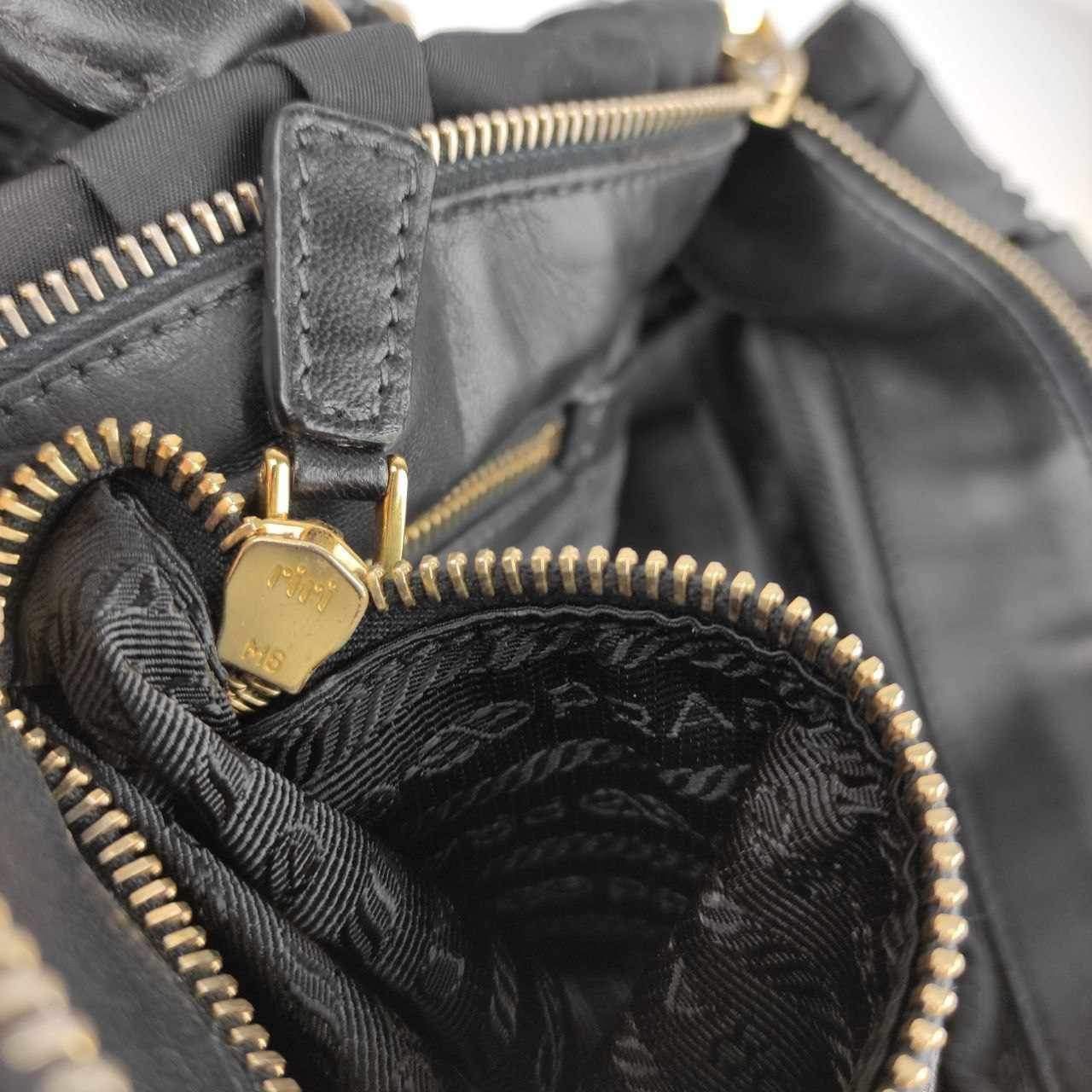 Prada AUTHENTIC PRADA TESSUTO NYLON GAUFRE 2 WAYS SHOULDER BAG Size ONE SIZE - 12 Thumbnail