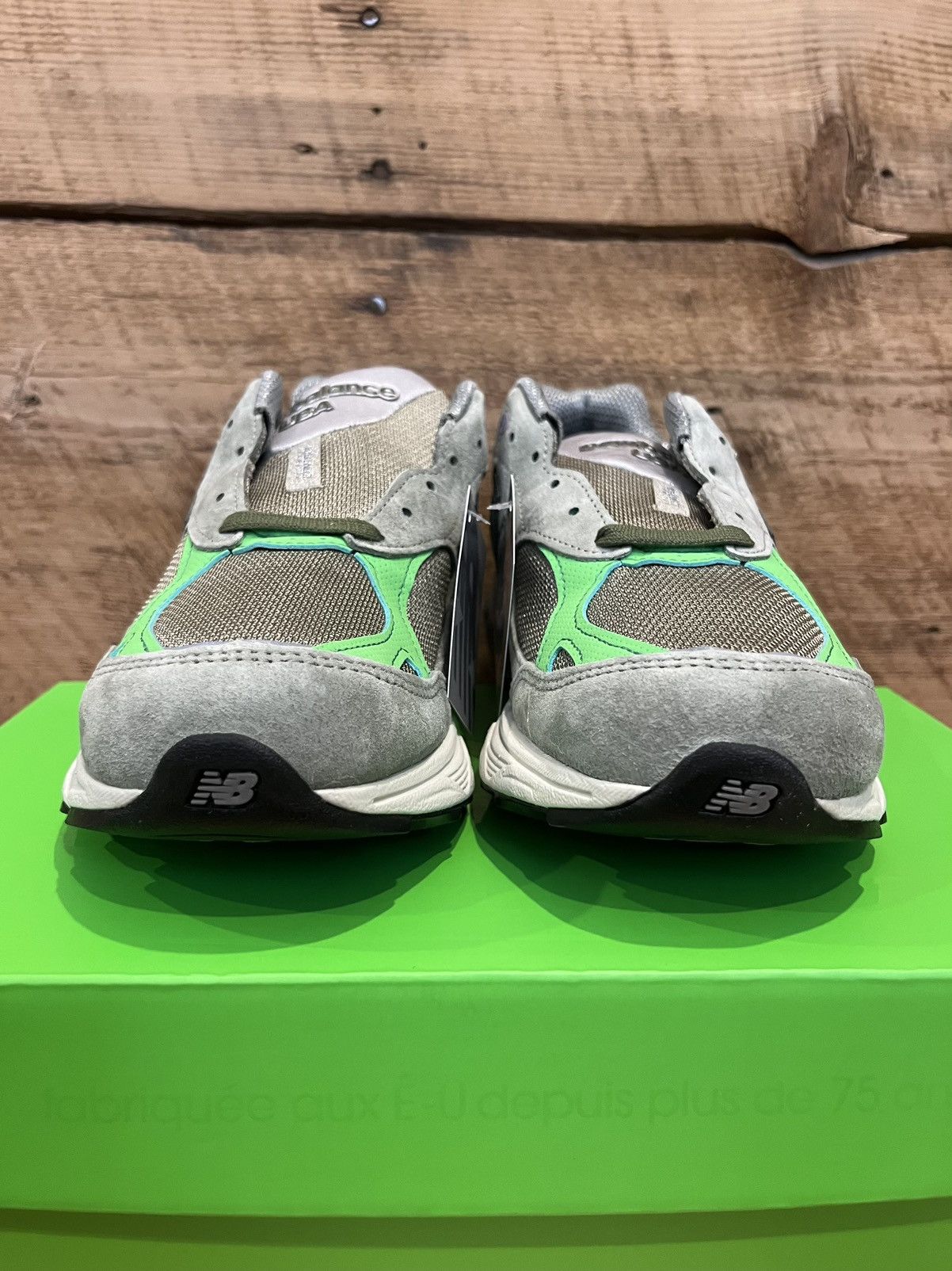 New Balance × Patta New Balance x Patta 990v3 Made USA Keep Your Family Close Size US 9 / EU 42 - 2 Thumbnail