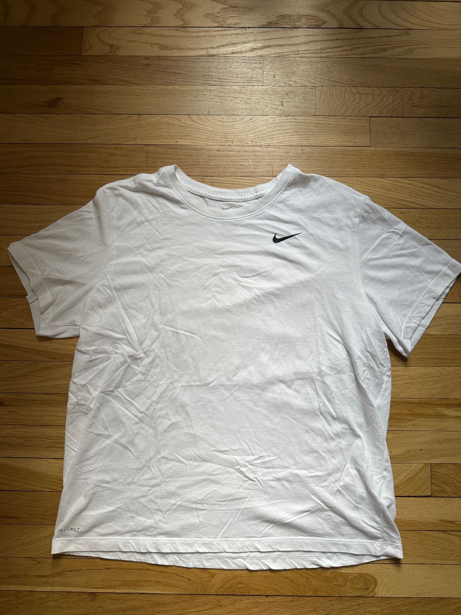 Nike Nike Dri-Fit Short Sleeve Swoosh Active Gym T-Shirt White XL Size US XL / EU 56 / 4 - 1 Thumbnail