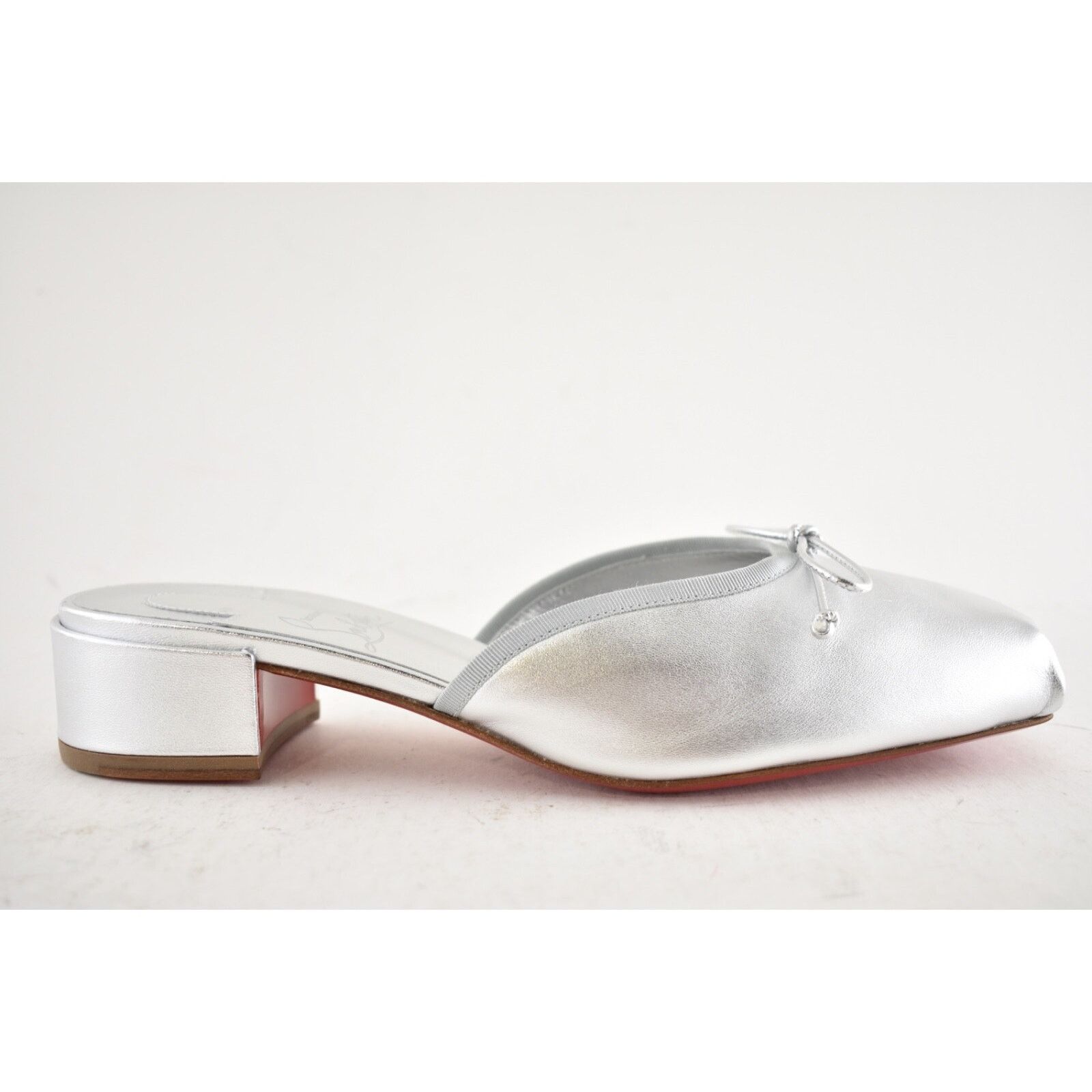 Christian Louboutin Christian Louboutin Mimiflirt 30 Silver Ballet Ballerina Size US 10 / IT 40 - 2 Thumbnail