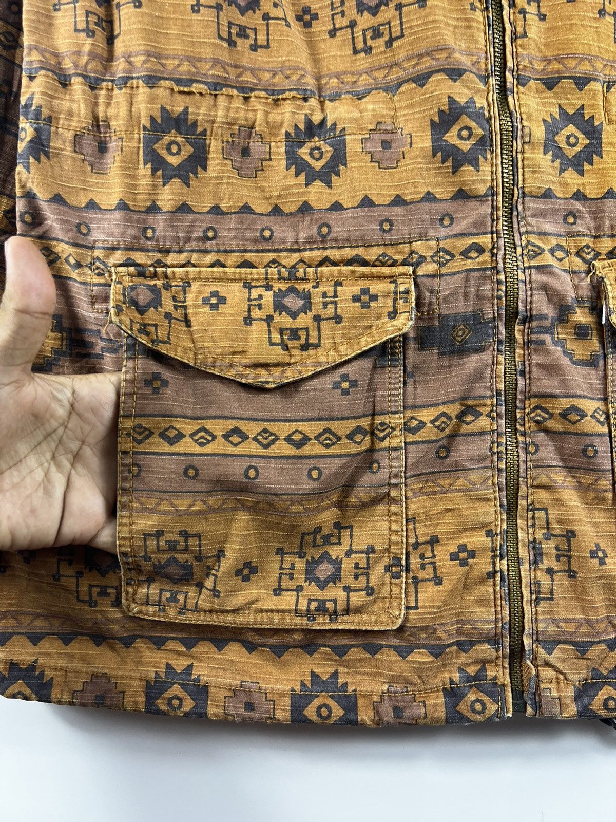 H&M 🔥 H&M aztec design heavy Jacket Size M / US 6-8 / IT 42-44 - 5 Thumbnail