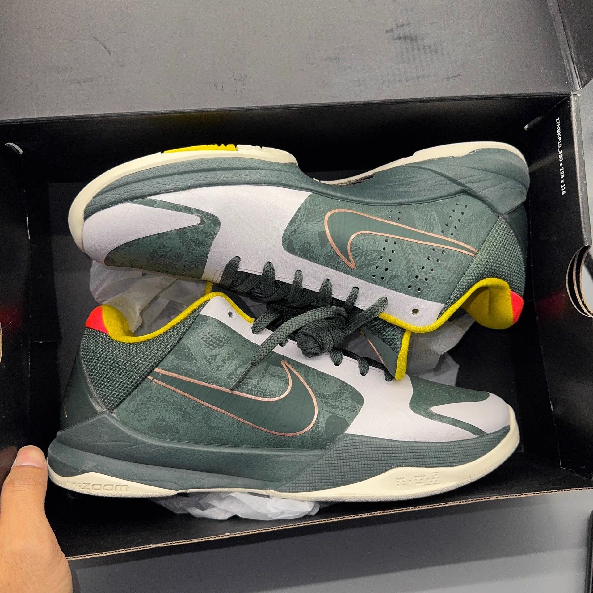 Nike Nike Kobe 5 Bucks Gray Green Size US 9.5 / EU 42-43 - 5 Thumbnail
