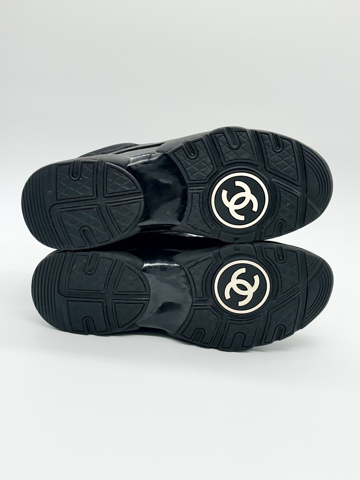 Size 8.5 - Chanel Sneaker Black