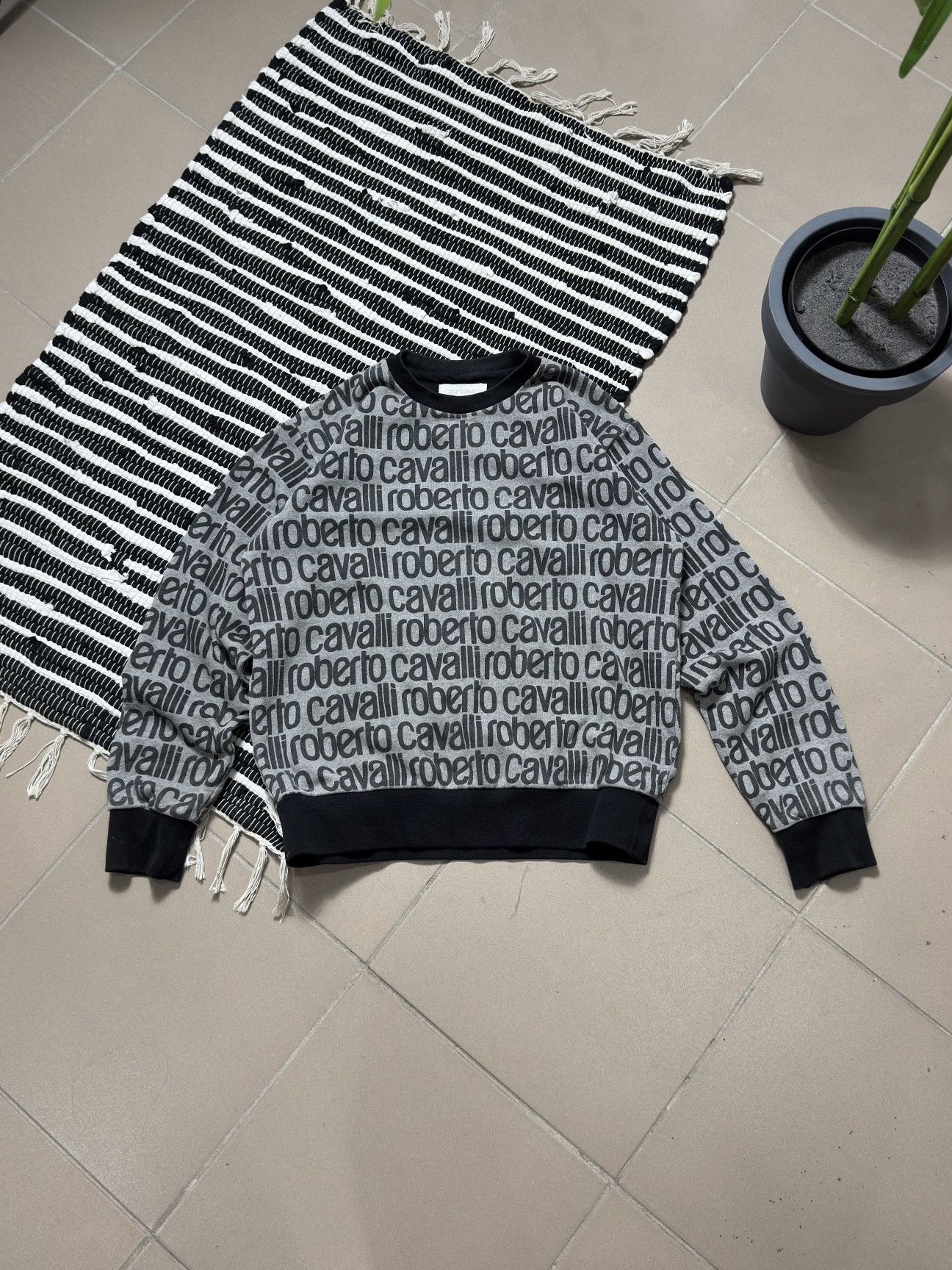 Roberto Cavalli VINTAGE ROBERTO CAVALLI 2000s MONOGRAM SWEATSHIRT Size S / US 4 / IT 40 - 1 Thumbnail