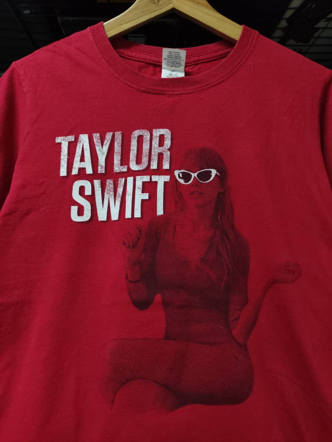 Band Tees Taylor Swift Red Tour 2013 T-Shirt Size US S / EU 44-46 / 1 - 1 Thumbnail