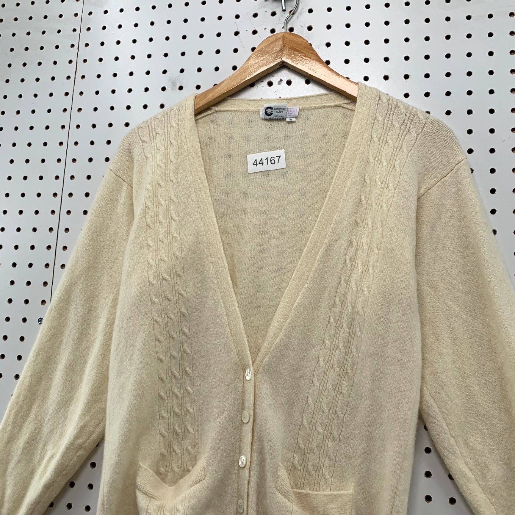 Vintage VINTAGE Bonwit Teller Cardigan Sweater Womens Small Beige 100% Cashmere Button V-Neck Knit Winter Fall Spring Womens Size S / US 4 / IT 40 - 3 Thumbnail