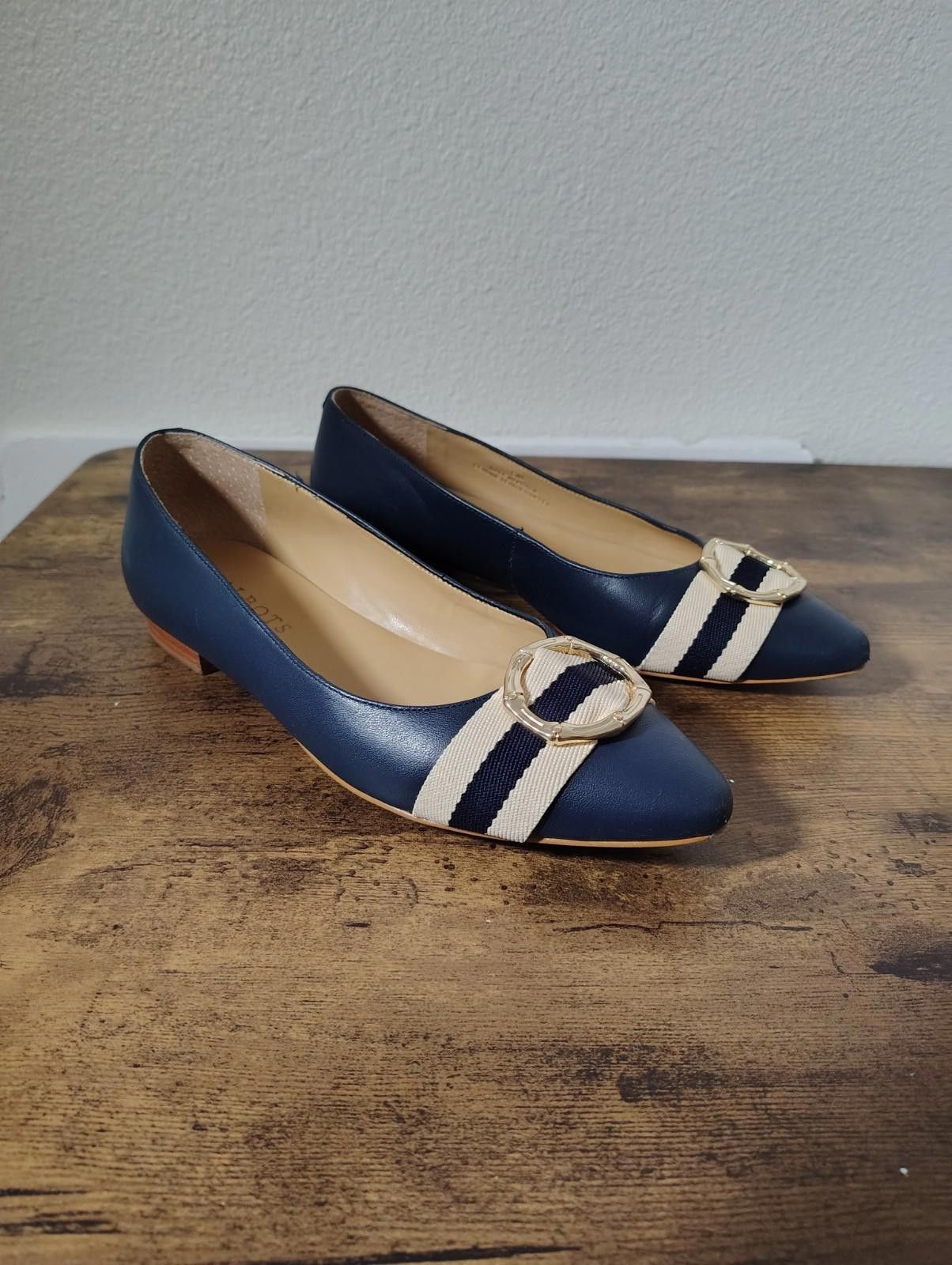 Talbots Talbots Women’s Flat Pointy Shoes Navy Blue Cream Size US 6 / IT 36 - 1 Thumbnail