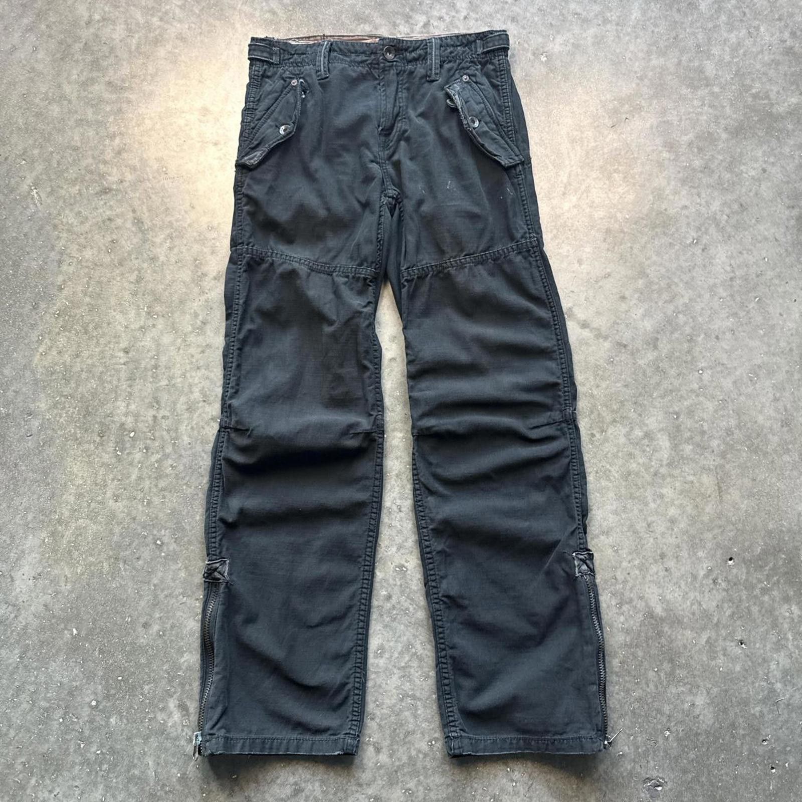 Other Black Vintage Cargo Pants With A Worn Look Cargo Size 29" - 1 Thumbnail
