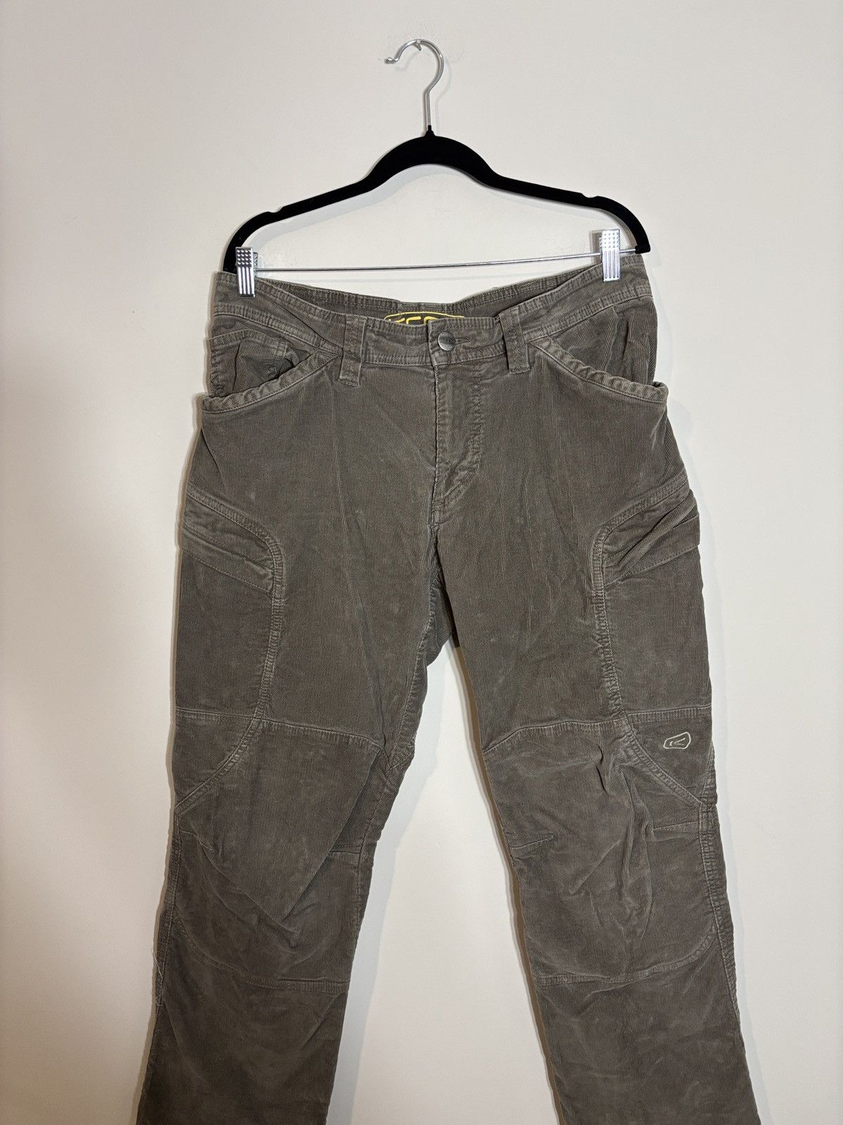 KEEN Keen Corduroy Cargo Pants Gorpcore Hiking 34x32 Size US 34 / EU 50 - 2 Thumbnail