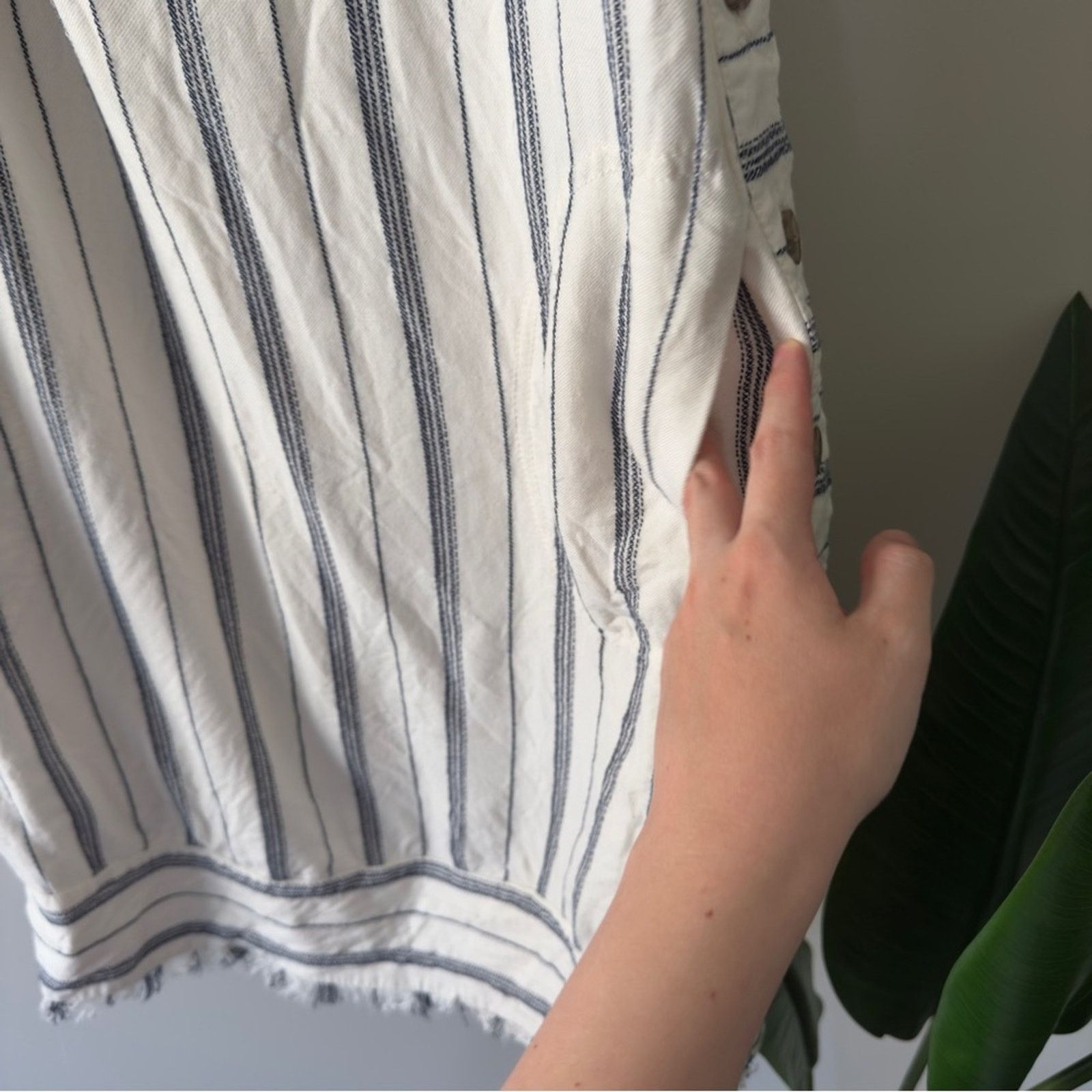 Anthropologie Anthropologie Akemi + Kin White Navy Striped Shift Dress EUC Size XS / US 0-2 / IT 36-38 - 9 Thumbnail