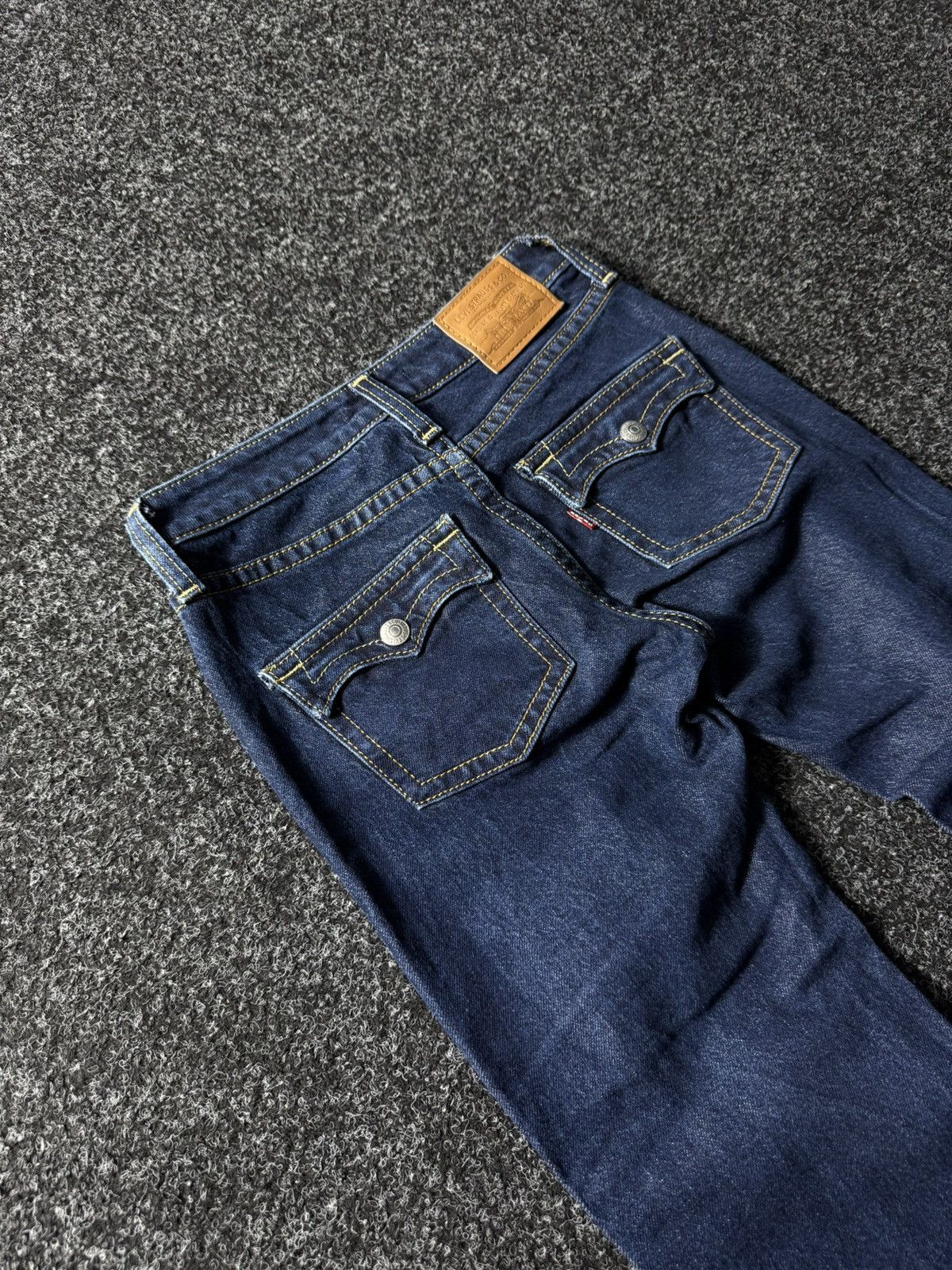 Japanese Brand × Levi's × Vintage Vintage 00s Flared Levis Jeans Bootcut Denim Pants Y2K Size 24" / US 00 / IT 34 - 13 Thumbnail