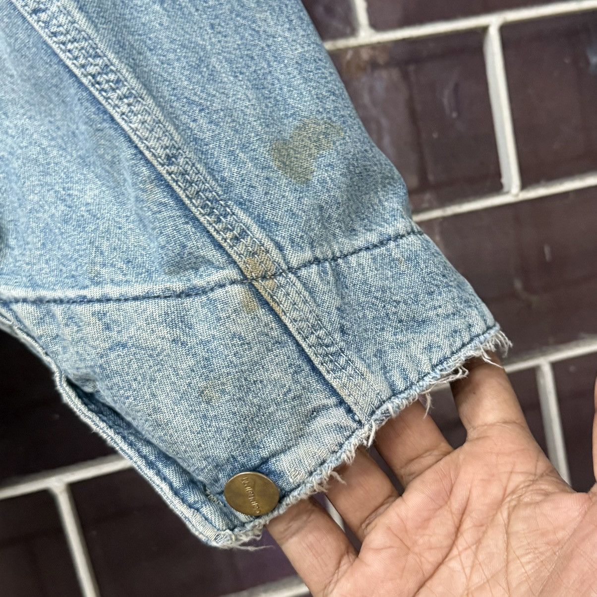 Carhartt VTG Carhartt Denim Chore Jacket Faded Distressed Workwear Size US L / EU 52-54 / 3 - 15 Thumbnail