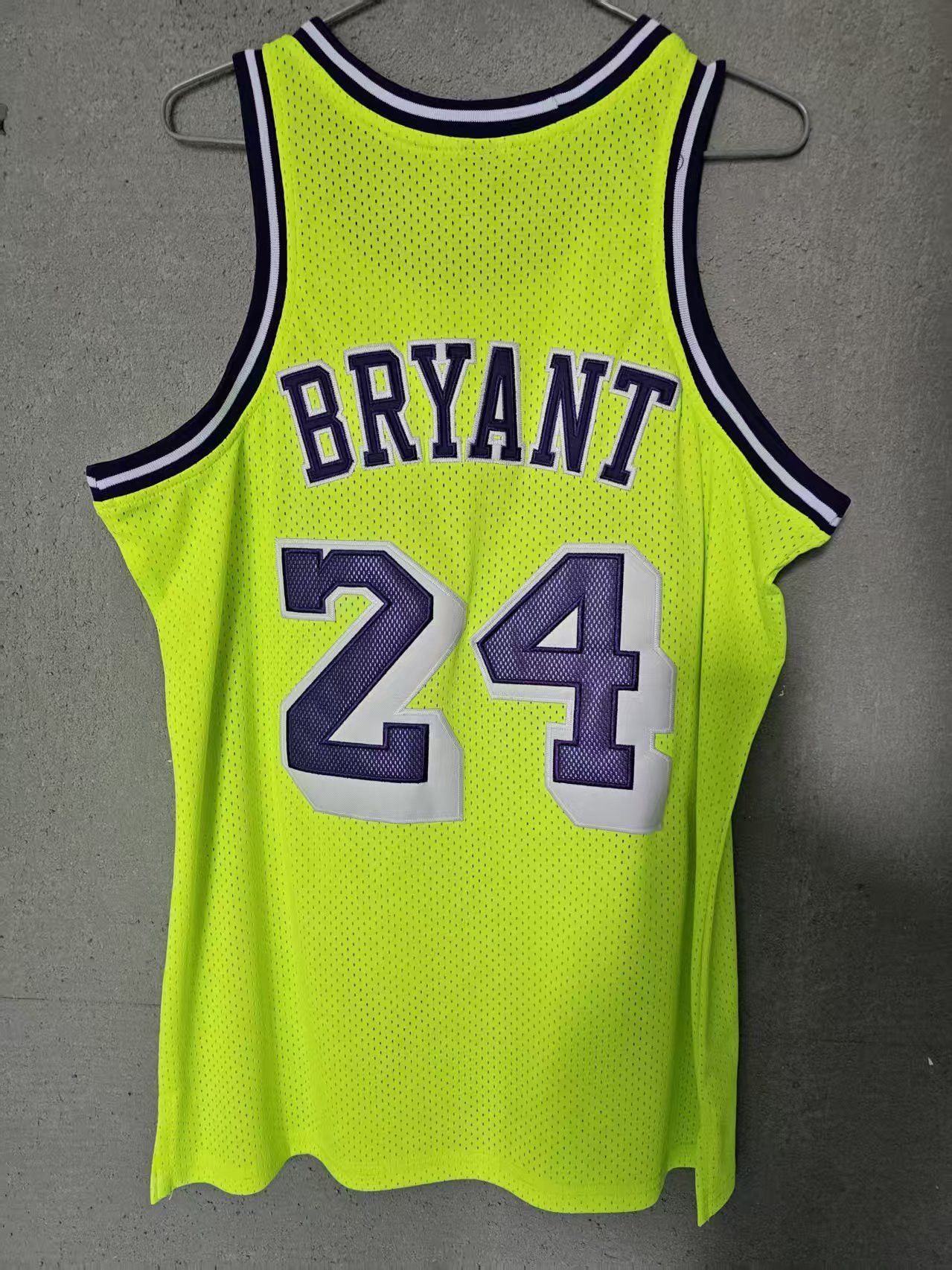 NBA Kobe Bryant Jersey Lakers 24 Green Double Stitched Size US XL / EU 56 / 4 - 2 Thumbnail