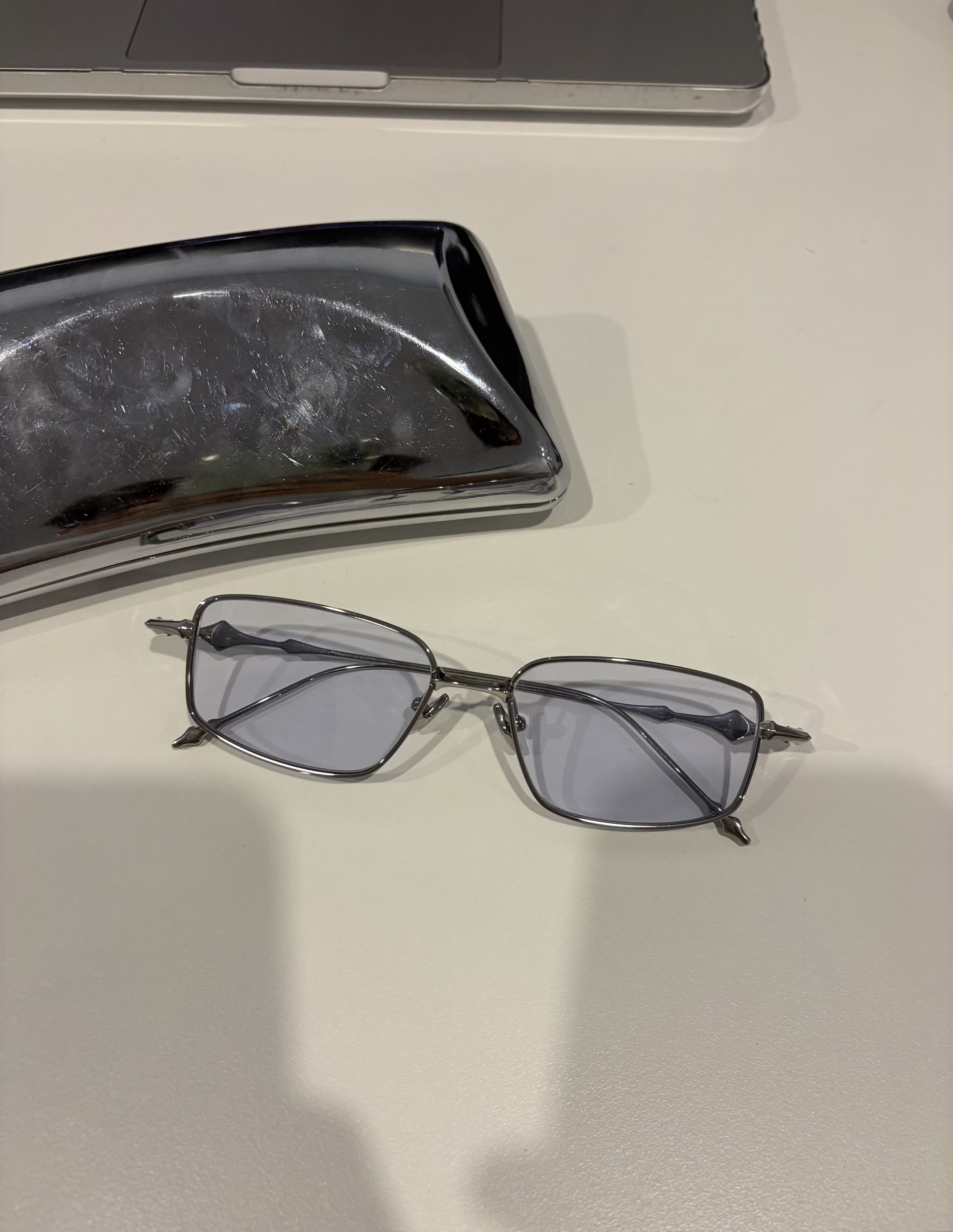 Gentle Monster Gentle Monster Atomic 02(B) Sunglasses – BOLD 2024