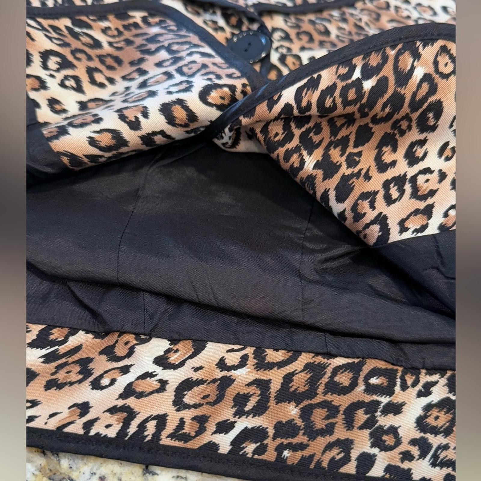 Other White House Black Market crop leopard print blazer SZ 2 Size XS / US 0-2 / IT 36-38 - 5 Thumbnail