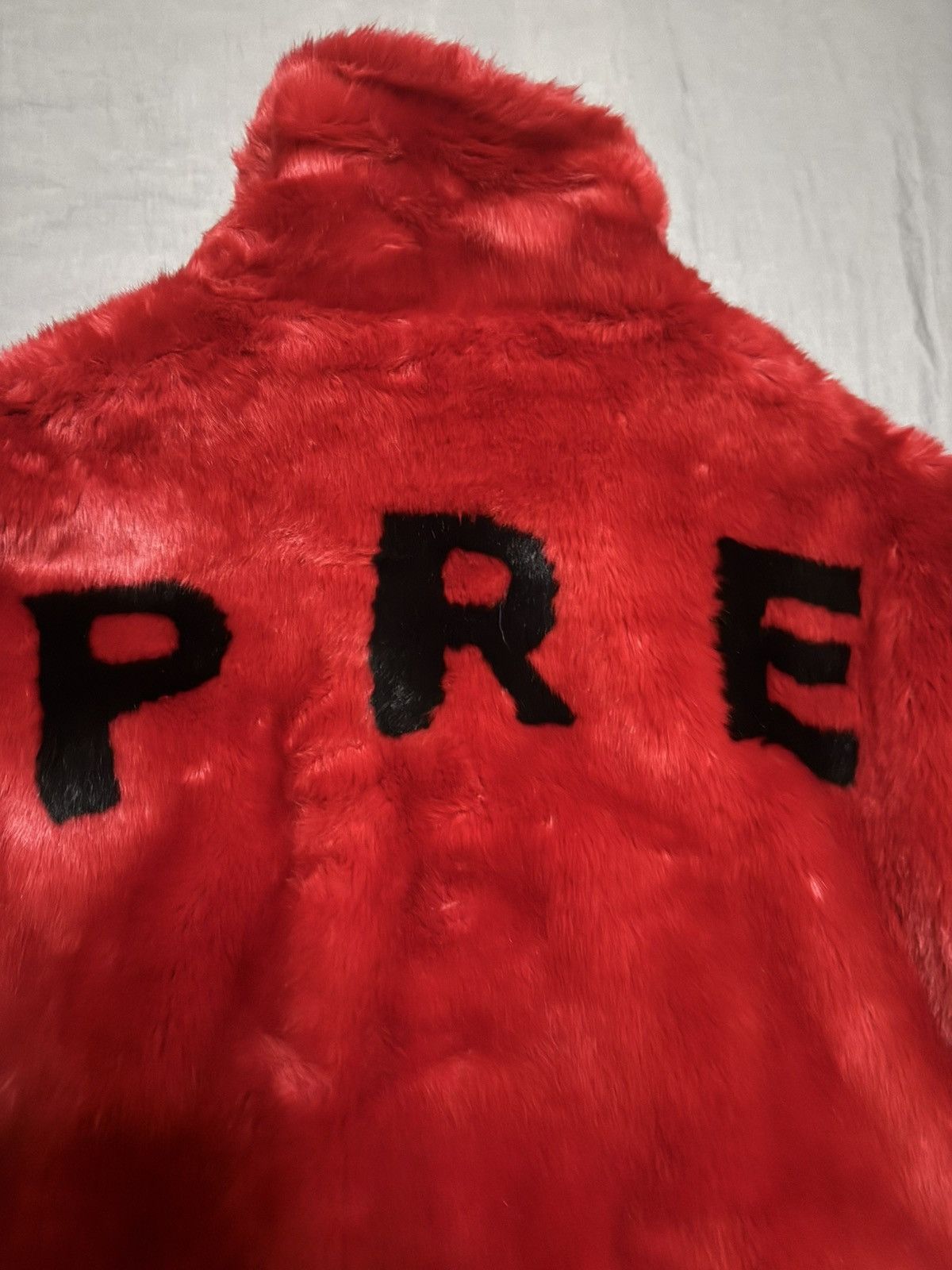 Supreme Supreme Faux Fur bomber jacket dswt large Size US L / EU 52-54 / 3 - 3 Thumbnail