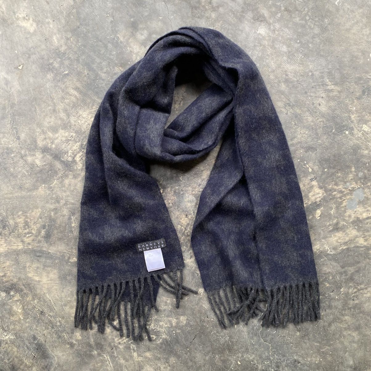Barneys New York BARNEYS NEW YORK Navy Houndstooth Wool Scarf Size ONE SIZE - 15 Thumbnail