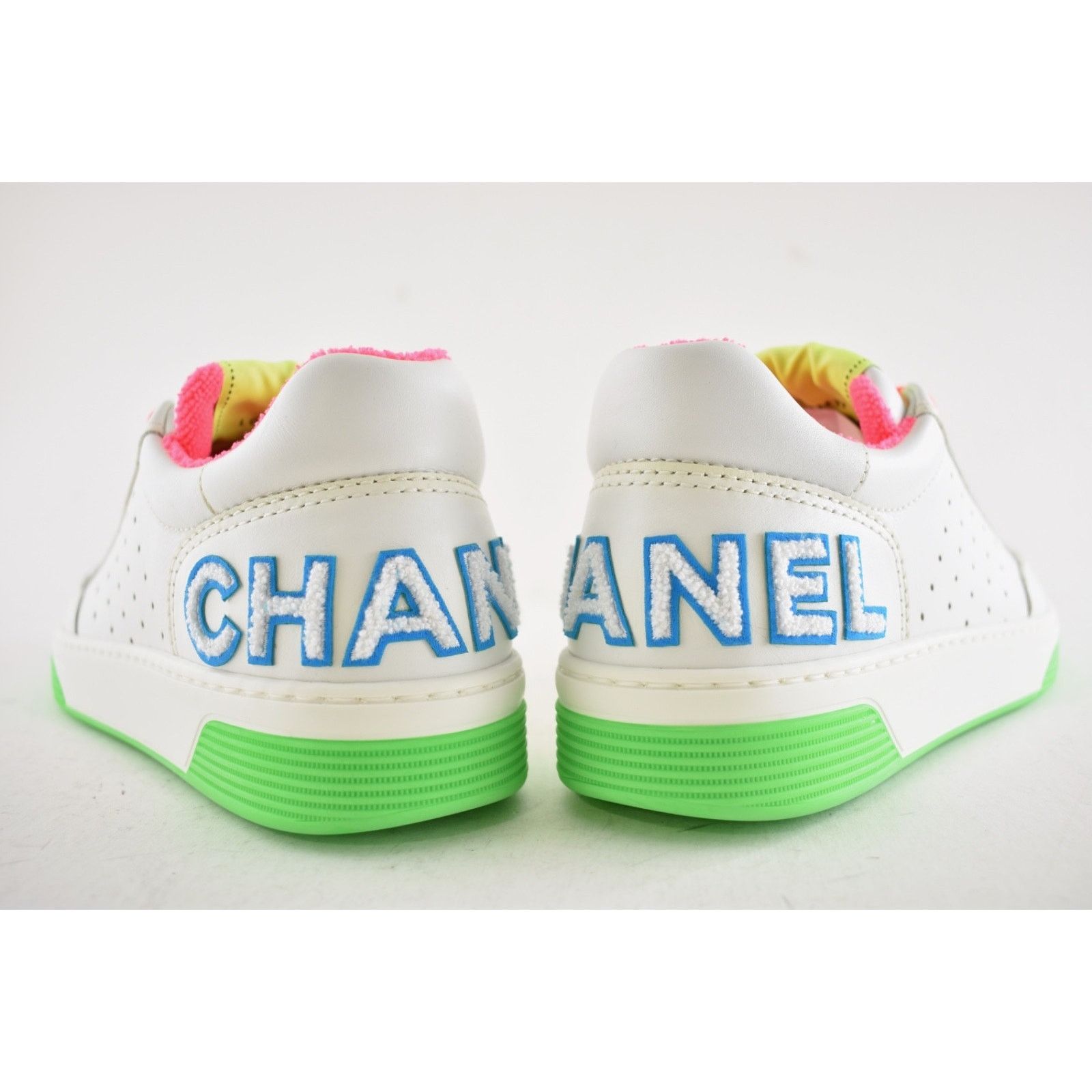 Chanel Chanel Neon CC Logo Flat Lace Up Runner Trainer Sneaker 37 Size US 7 / IT 37 - 11 Thumbnail