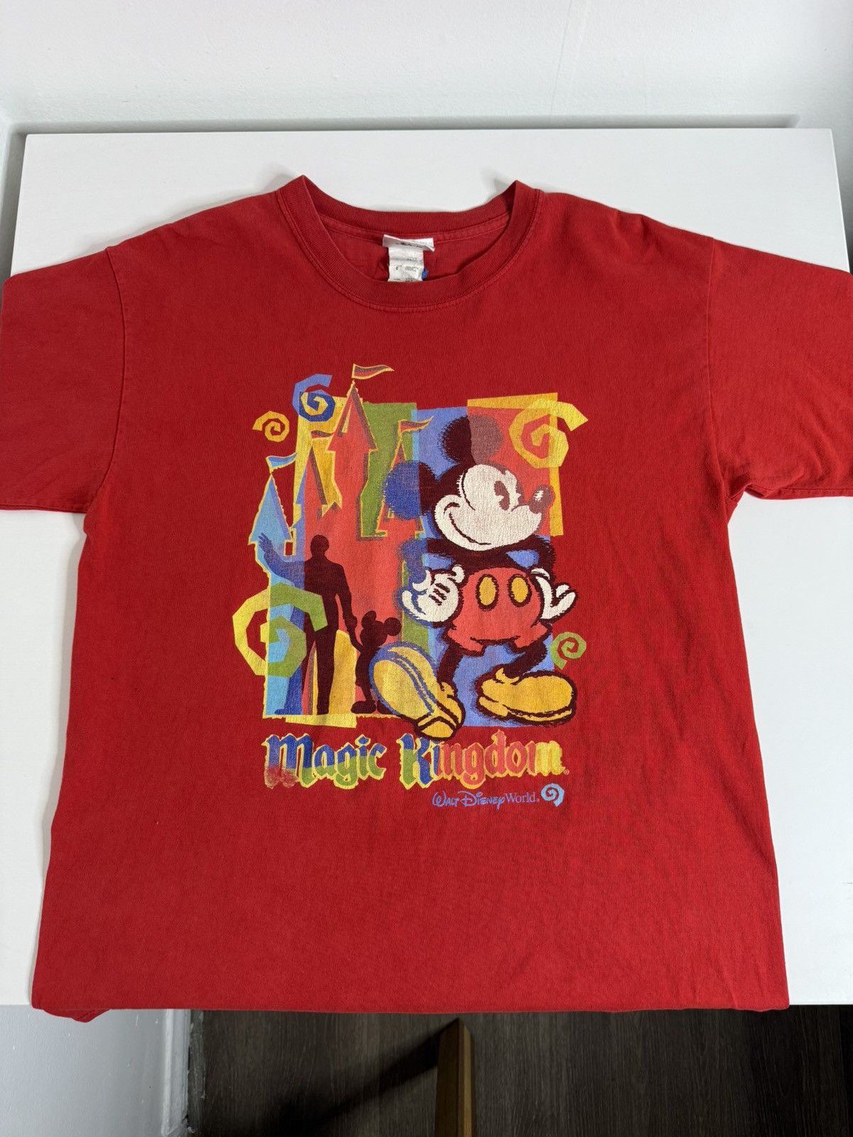 Vintage VINTAGE 1990’s Disney Magic Kingdom Tee "Red" (XL) *PREOWNED Size US XL / EU 56 / 4 - 2 Thumbnail