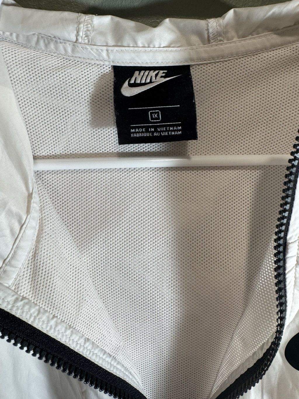 Nike Nike Windbreaker Jacket White/Black 1X Full Zip Hooded Coat Size XL / US 12-14 / IT 48-50 - 2 Thumbnail