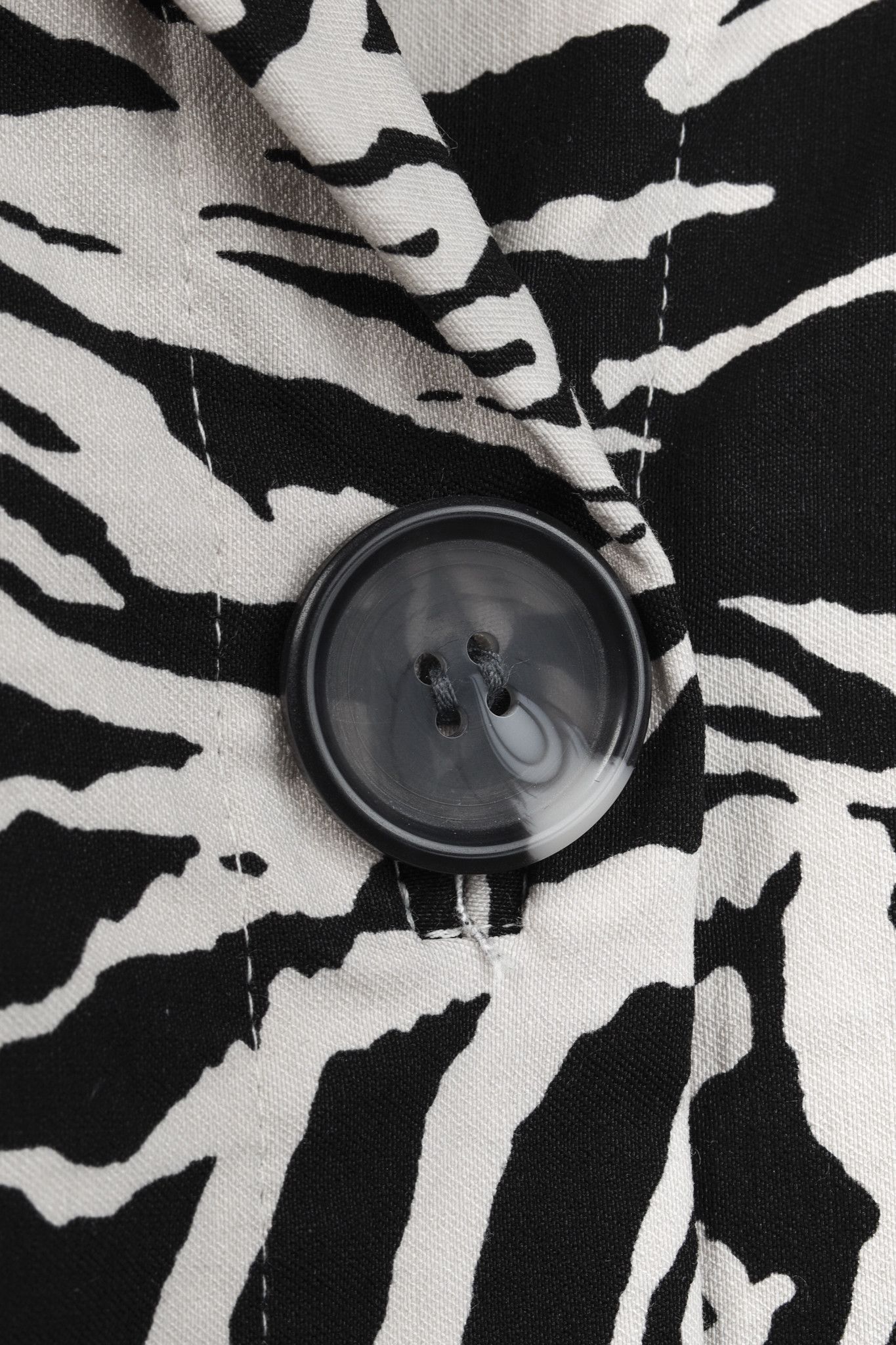 Other Ayrtight Black and Beige Zebra Print Swing Coat Size L / US 10 / IT 46 - 9 Thumbnail