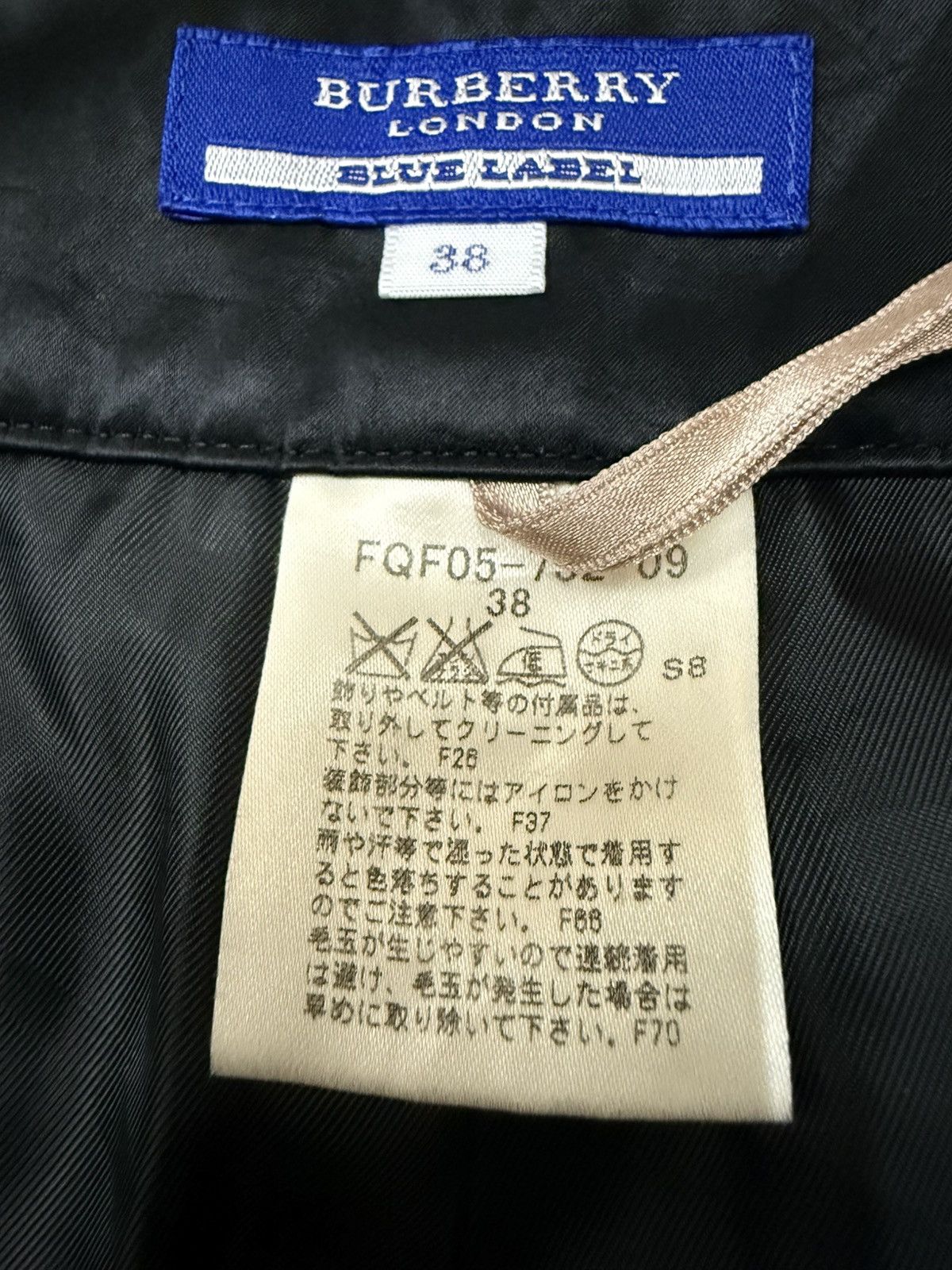 Burberry × Designer × Japanese Brand Burberry London Blue Label Wool Short Pants Size 28" / US 6 / IT 42 - 5 Thumbnail