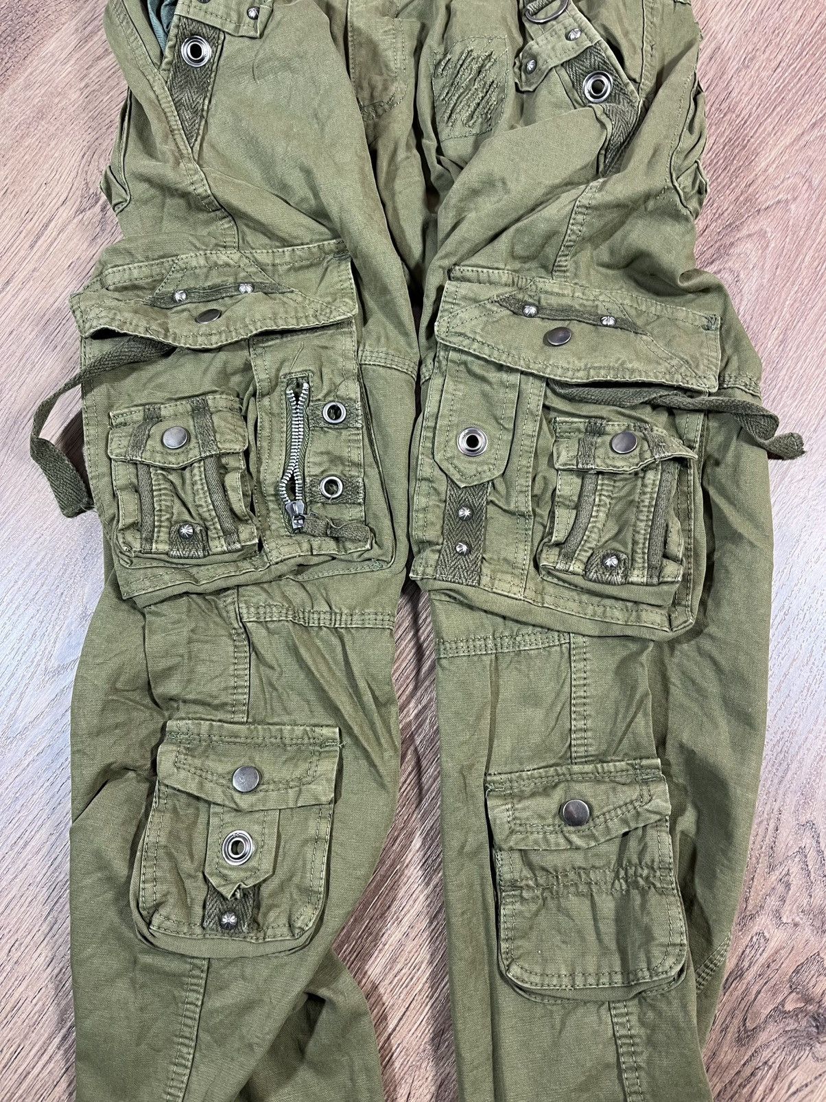 Japanese Brand Vintage Multi pocket Cargo Pants Size US 31 - 14 Thumbnail