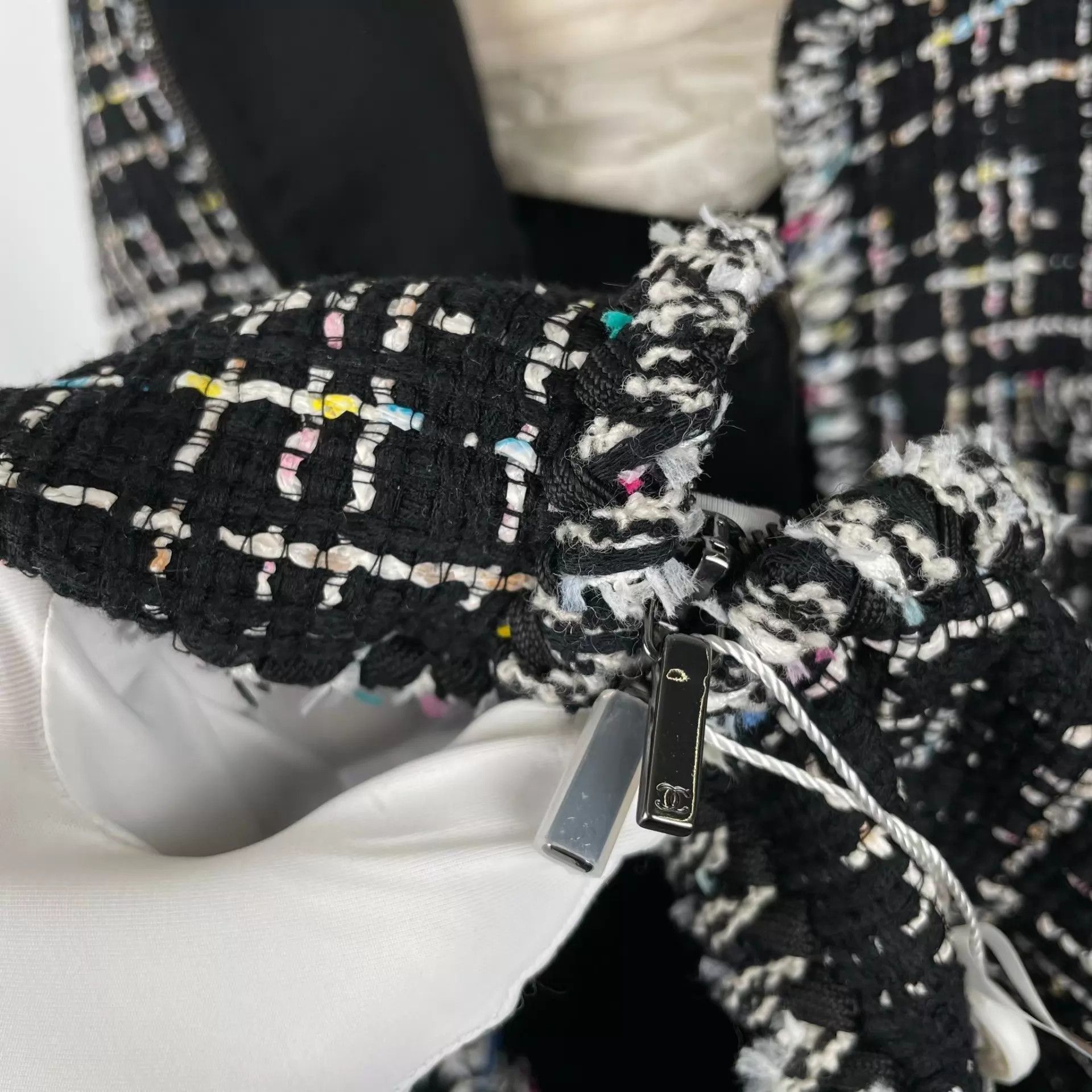 Chanel Chanel 19S Beach Black Tweed SS Women's Jacket 42 Size M / US 6-8 / IT 42-44 - 4 Thumbnail
