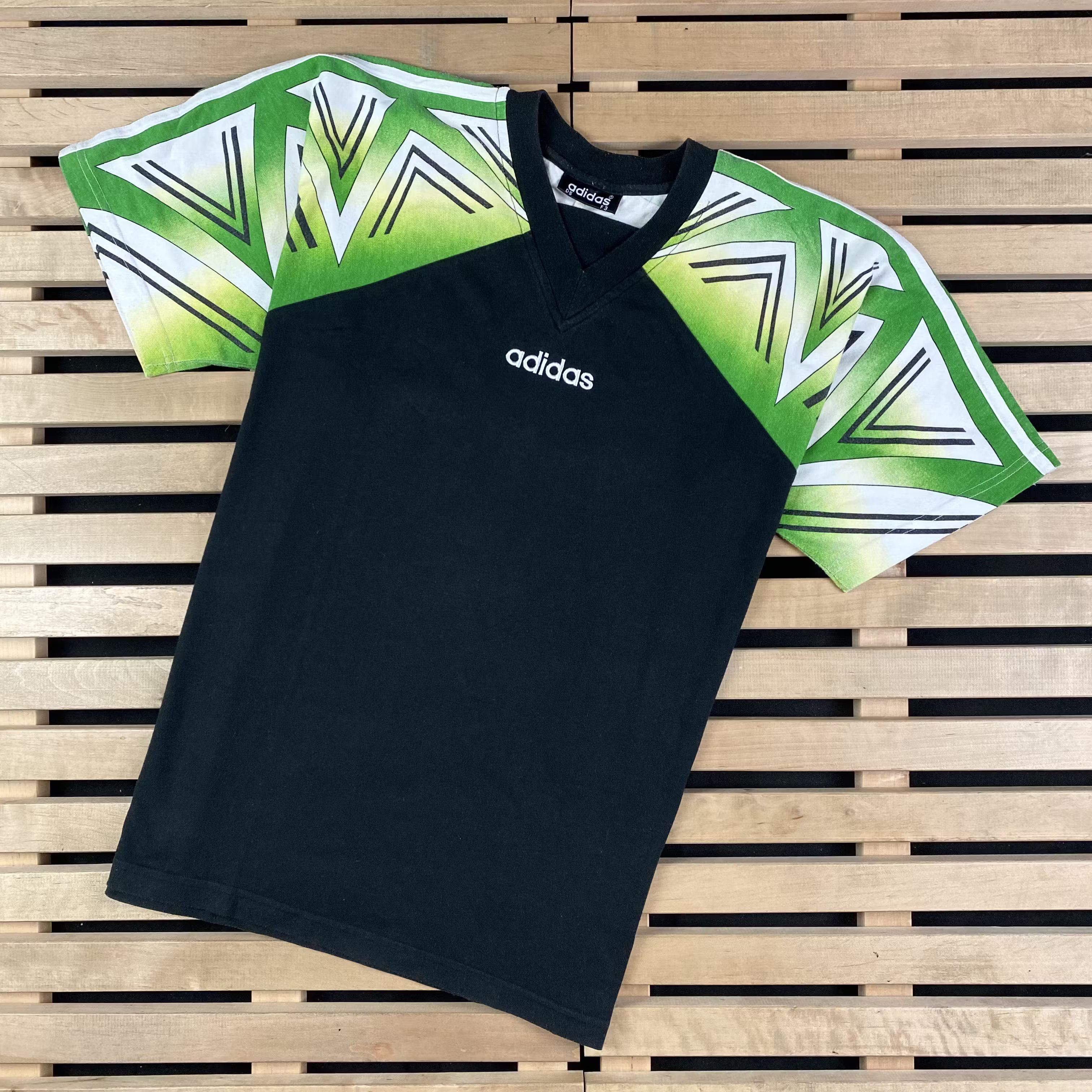 Adidas Men’s T-Shirt Adidas Vintage Size M Center Logo Size US M / EU 48-50 / 2 - 1 Thumbnail