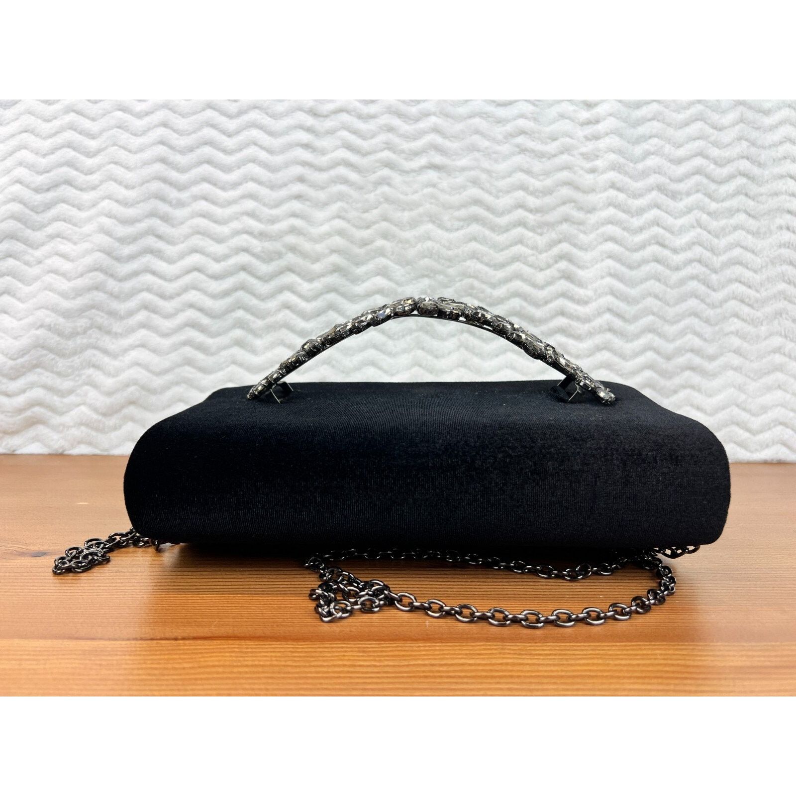 Other Sondra Roberts Velvet Clutch Stone Encrusted Shoulder Chain Size ONE SIZE - 5 Thumbnail