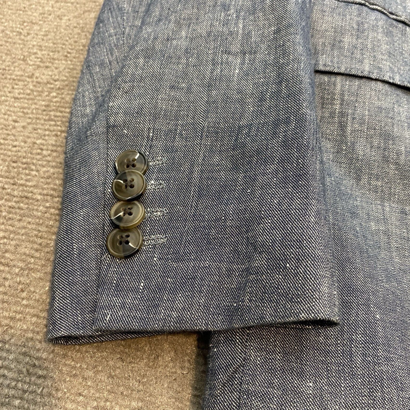 Vintage Fairlane Sport Coat Mens M Blue Linen Blend Two-Button Jacket Regular Fit Short Description: Solid Pattern Size US M / EU 48-50 / 2 - 3 Thumbnail