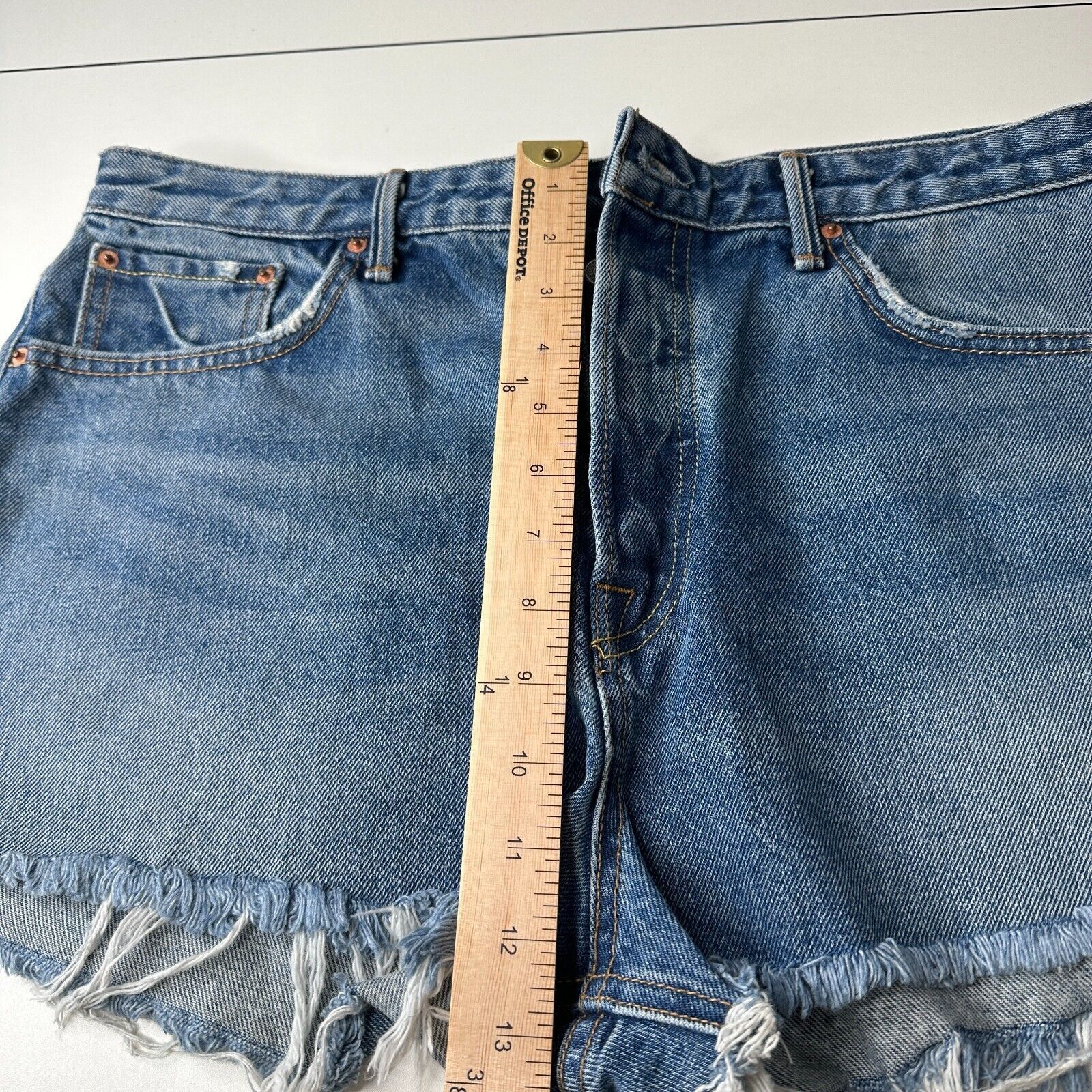 GRLFRND GRLFRND Cindy Button Fly High Rise CutOff Short Raw Hem 32 Size 32" / US 10 / IT 46 - 11 Thumbnail