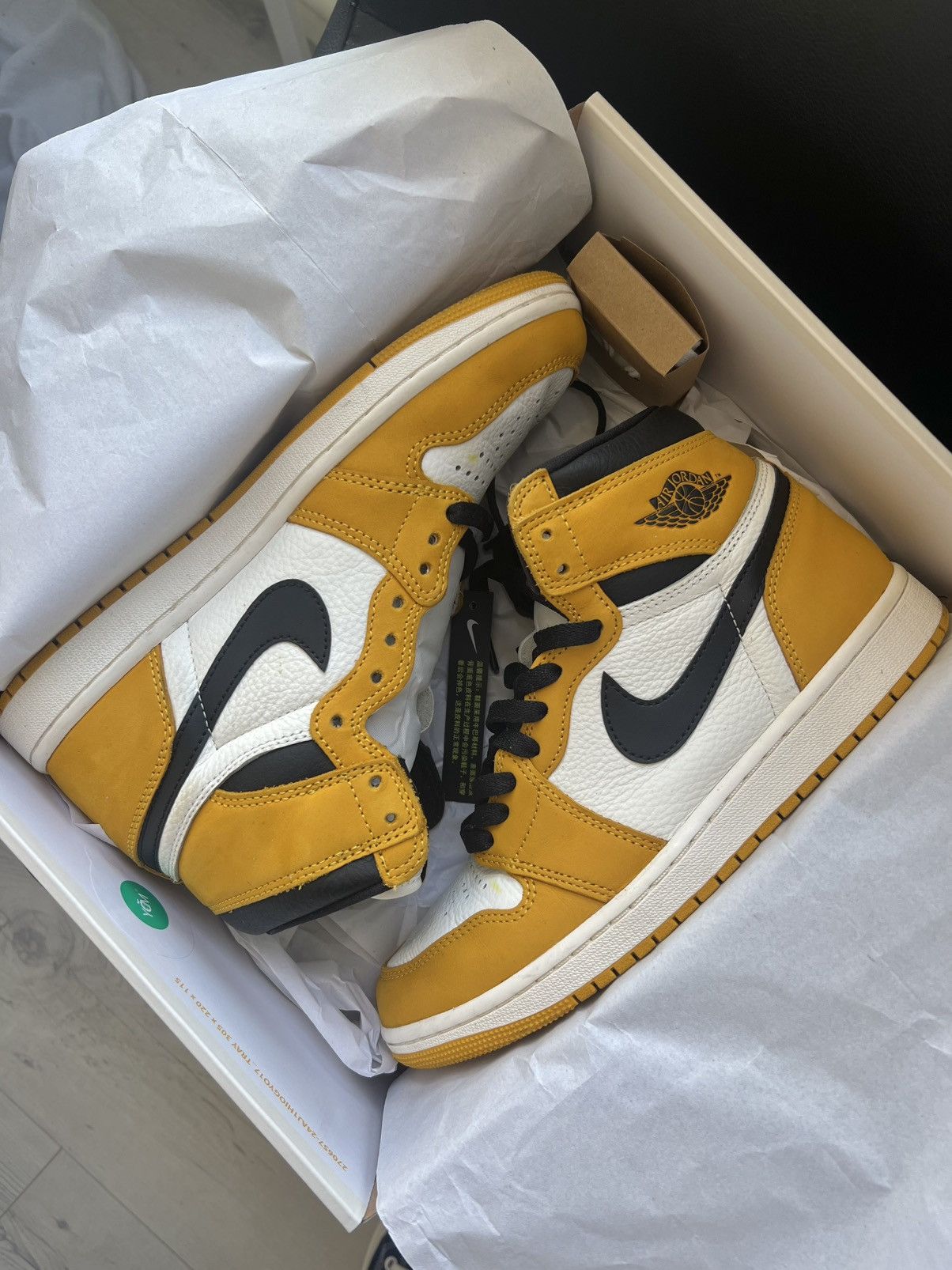 Jordan Brand × Nike Nike Air Jordan 1 High Retro OG Size US 7.5 / EU 40-41 - 2 Thumbnail
