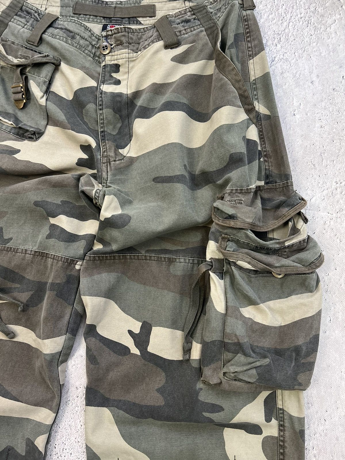 Japanese Brand × Vintage Crazy Vintage Y2K/2000s Real Tree Camo Skater Cargo Pants! Size US 32 / EU 48 - 7 Thumbnail
