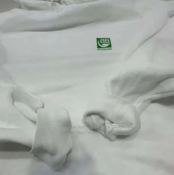 Balenciaga Balenciaga Minimalist Print Hoodie for Casual Wear. Size US S / EU 44-46 / 1 - 6 Thumbnail