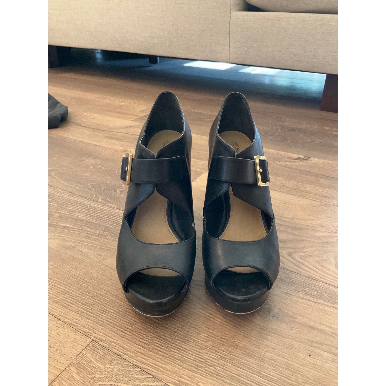 Michael Kors Women’s Michael Michael Kors heels, 9.5 Size US 9.5 / IT 39.5 - 2 Thumbnail