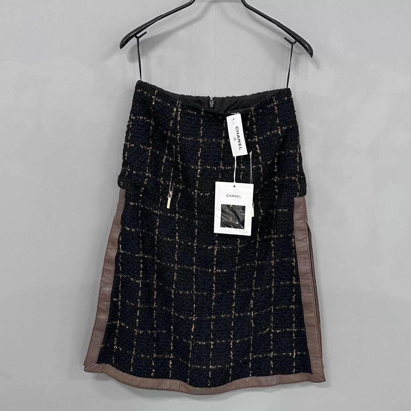 Chanel Chanel Black & Gold Woven Leather Skirt Size 34 New Size 25" / US 0 / IT 36 - 1 Thumbnail