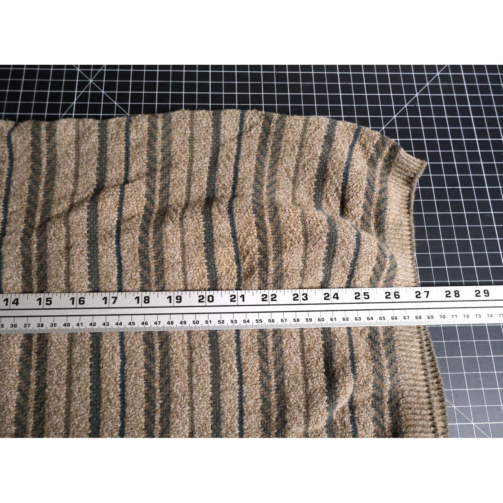 Croft & Barrow 90s Striped Pattern Sweater Mens Large Green Brown V-Neck Chunky-Knit Cotton Knit Preppy Size US L / EU 52-54 / 3 - 6 Thumbnail