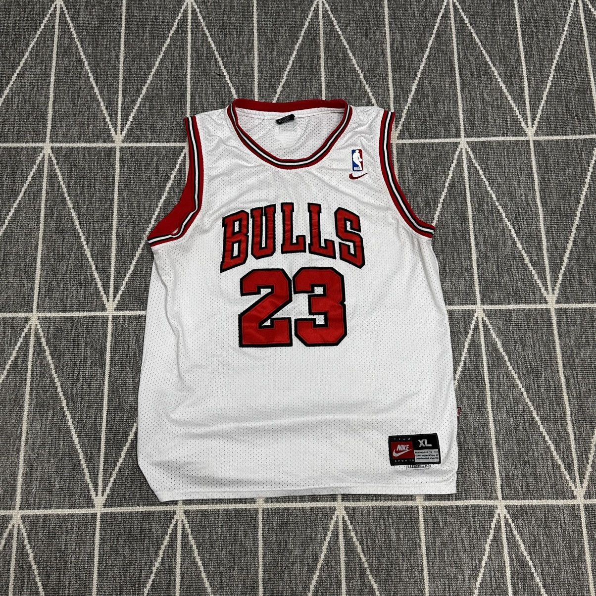 NBA × Nike × Vintage nike team vintage chicago bulls jersey jordan Size US XL / EU 56 / 4 - 1 Thumbnail